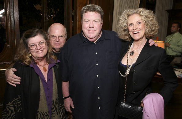 George Wendt and Bernadette Birkett next to Paul Wilson and his wife on March 29, 2007, in Los Angeles, California | Source: Getty Images