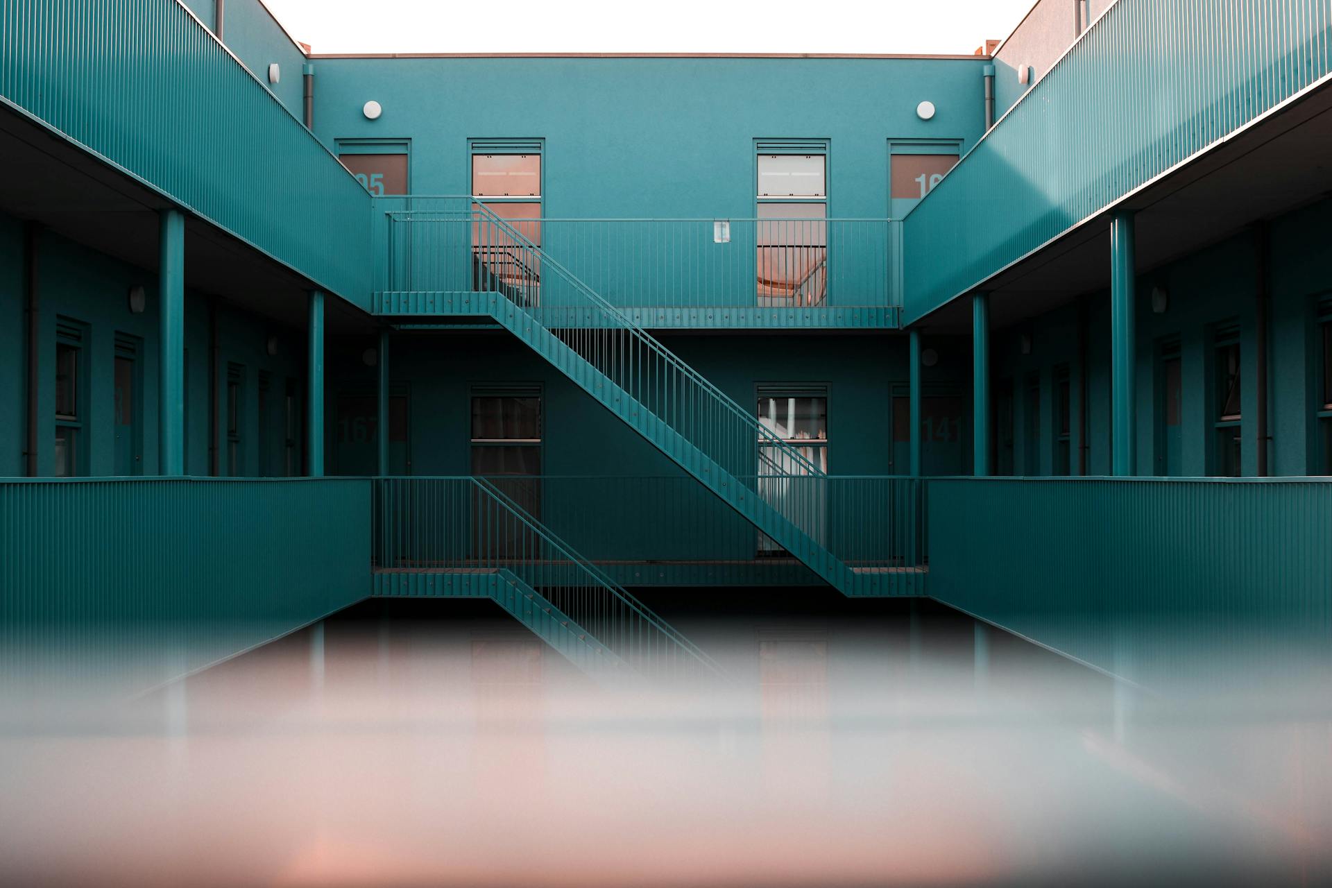 The stairs in an apartment building | Source: Pexels