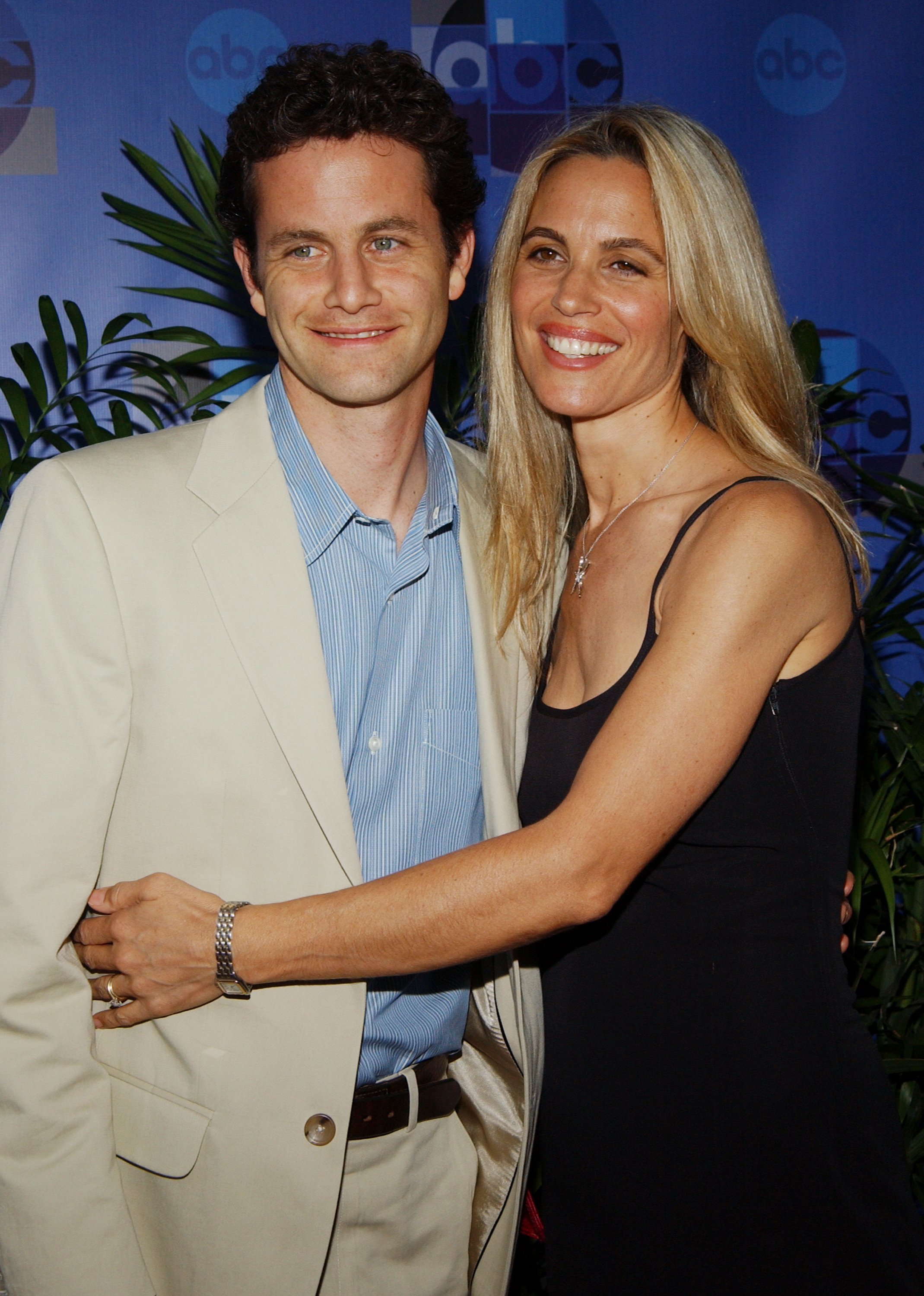 Kirk Cameron and his wife, actress Chelsea Noble, during the 2004 ABC All-Star Party at C2 CafZ on July 13, 2004 in Century City, California | Source: Getty Images