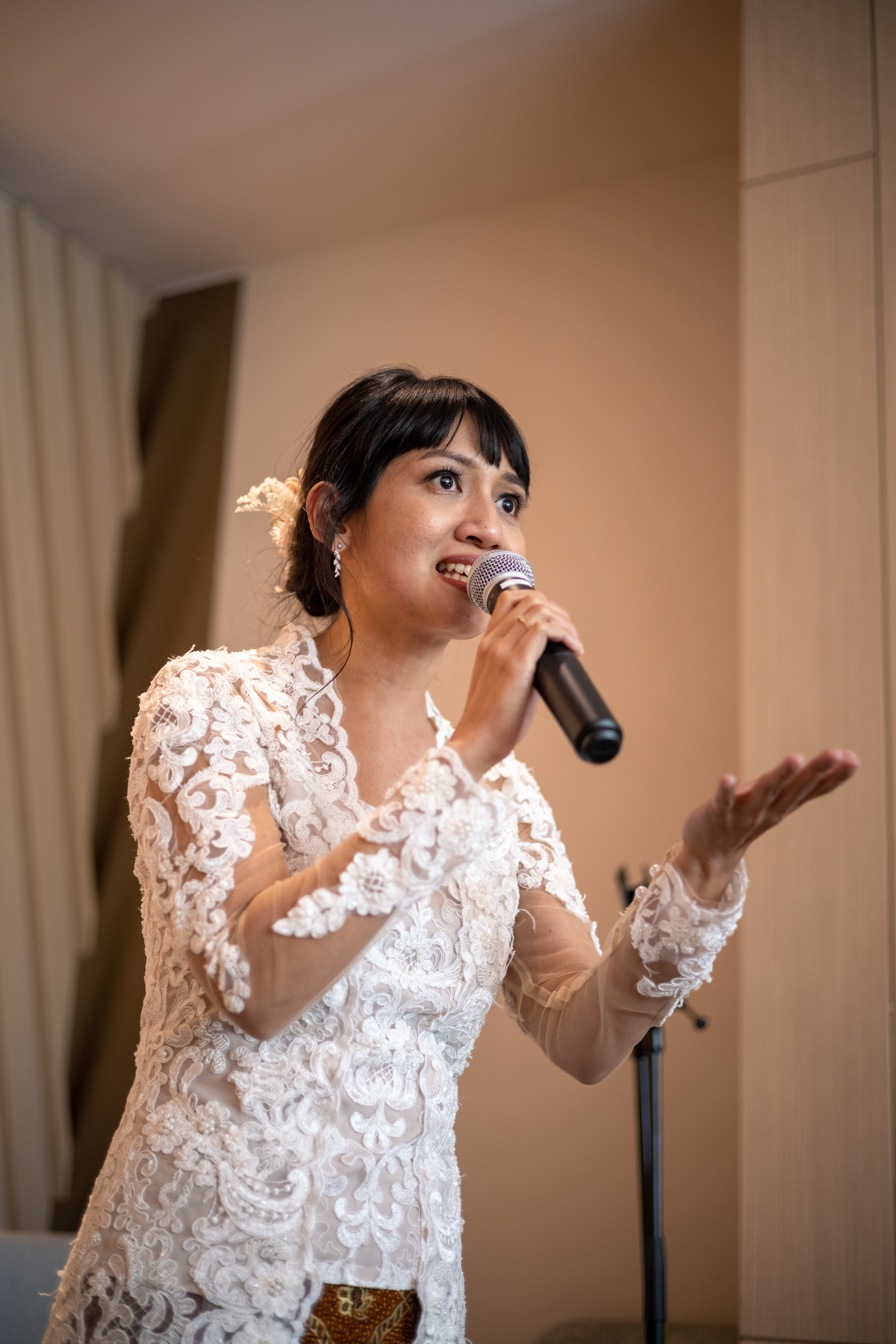 A woman speaking at a wedding | Source: Getty Images