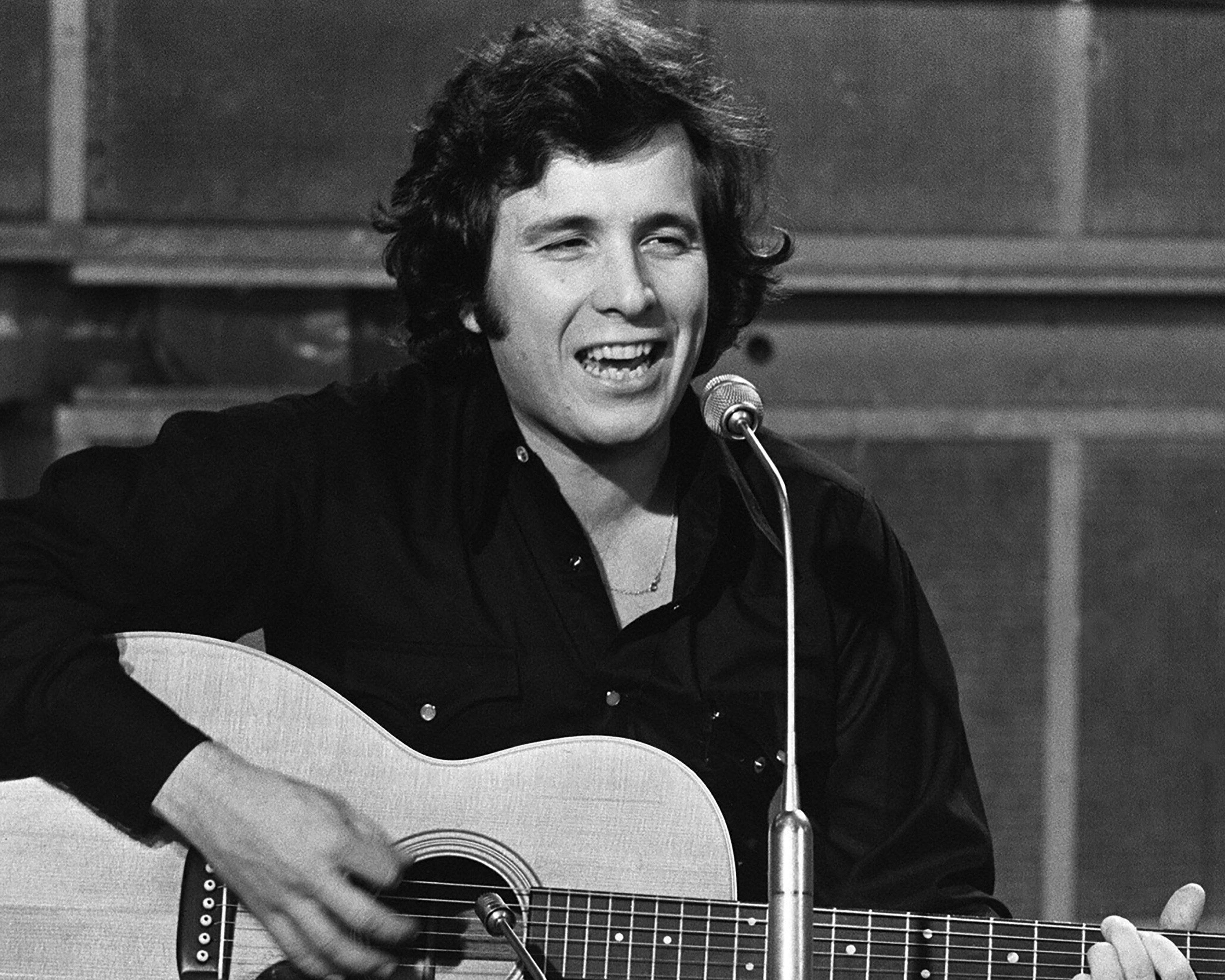 Don McLean performing in 1980 | Source: Getty Images