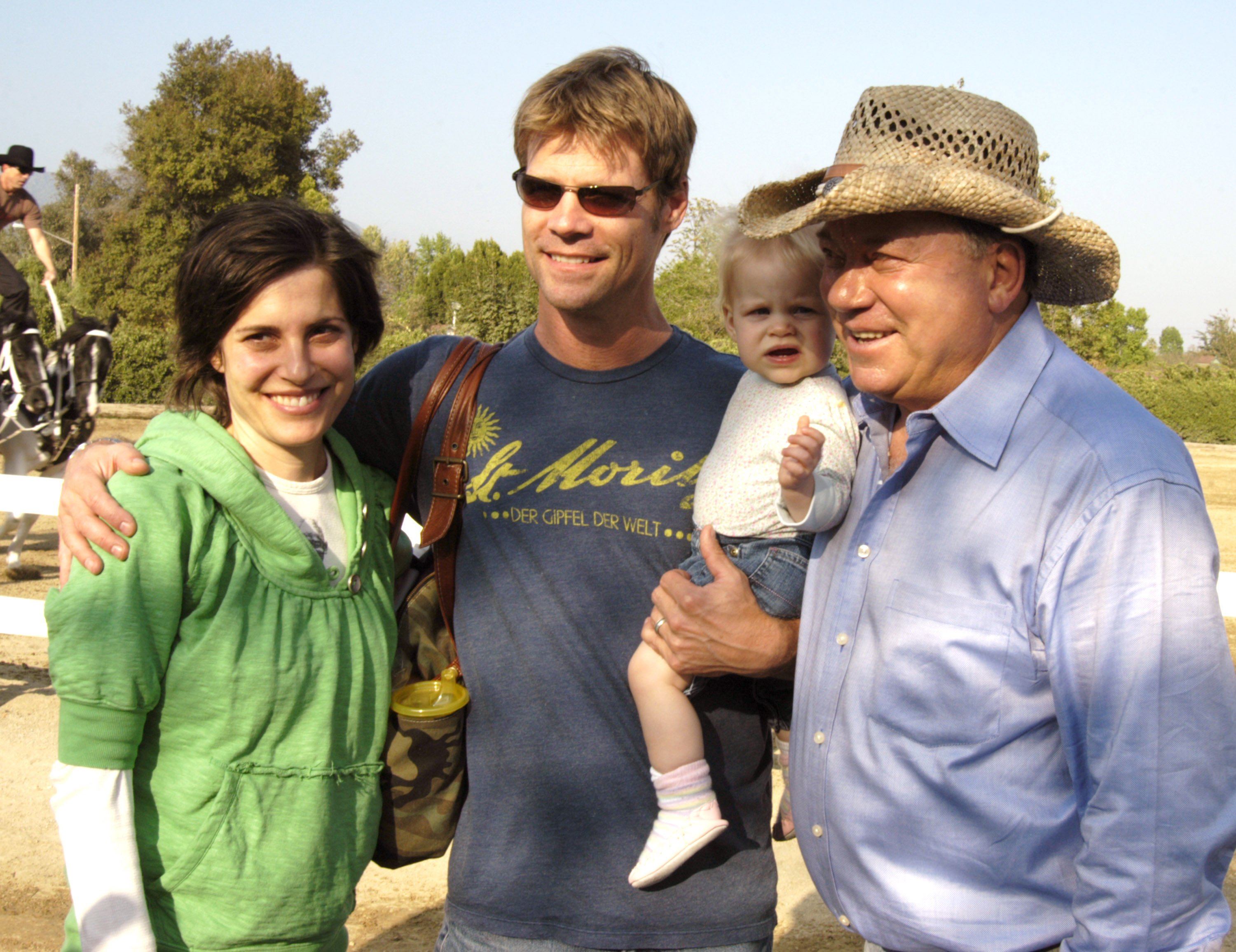 Melanie Shatner, Joel Gretsch, their daughter Willow, and William Shatner at the Wells Fargo Hollywood Charity Horse Show on April 29, 2006 | Source: Getty Images