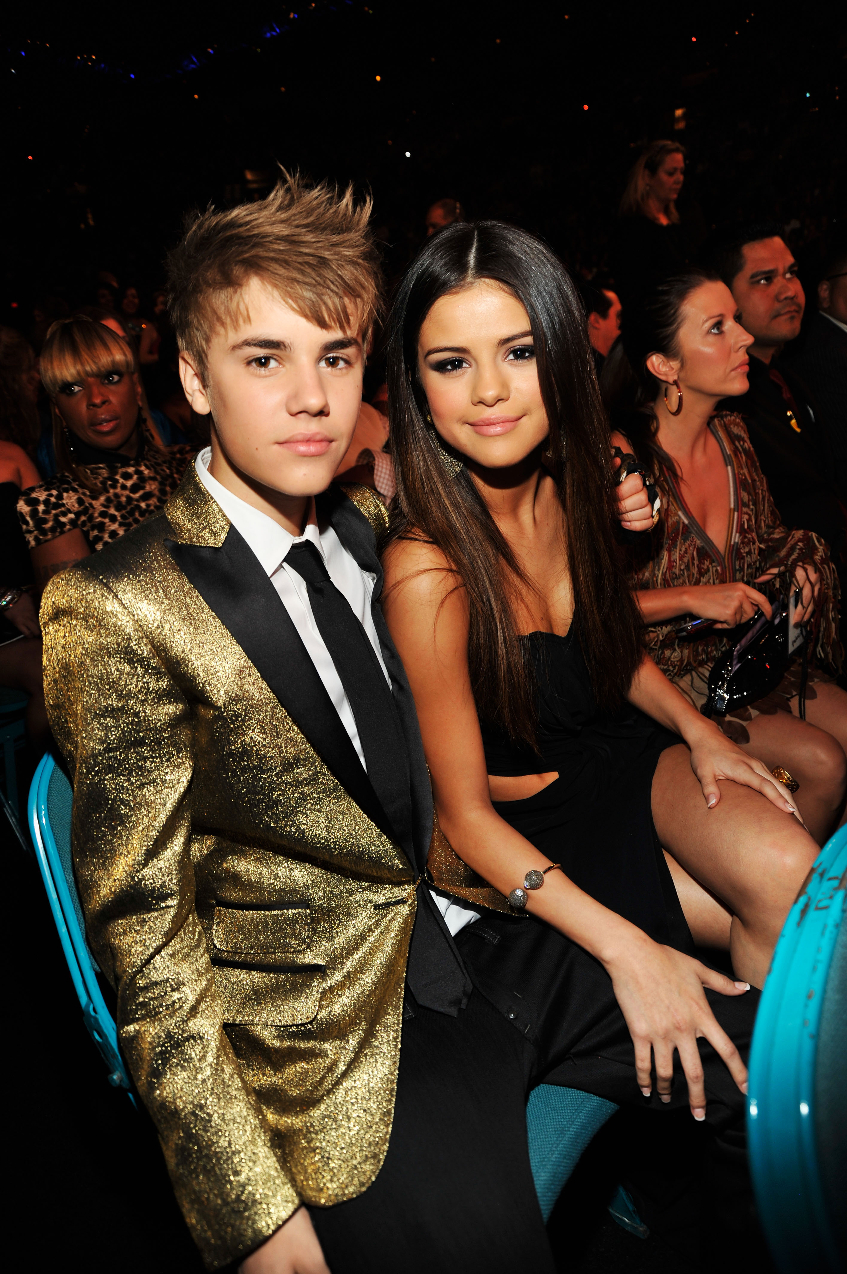 Justin Bieber and Selena Gomez pose during the Billboard Music Awards on May 22, 2011, in Las Vegas, Nevada. | Source: Getty Images