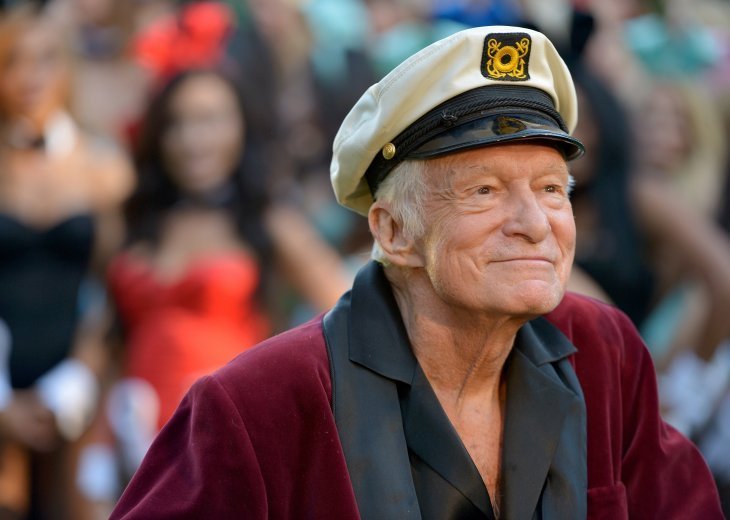 Hugh Hefner poses at Playboy's 60th Anniversary special event on January 16, 2014 in Los Angeles, California | Photo: Pexels