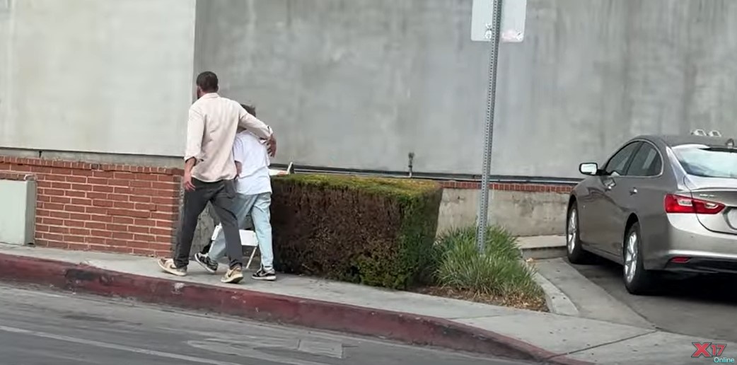 Ben and Samuel Affleck on a shopping spree in Los Angeles in a post uploaded on November 3, 2024 | Source: YouTube/X17onlineVideo