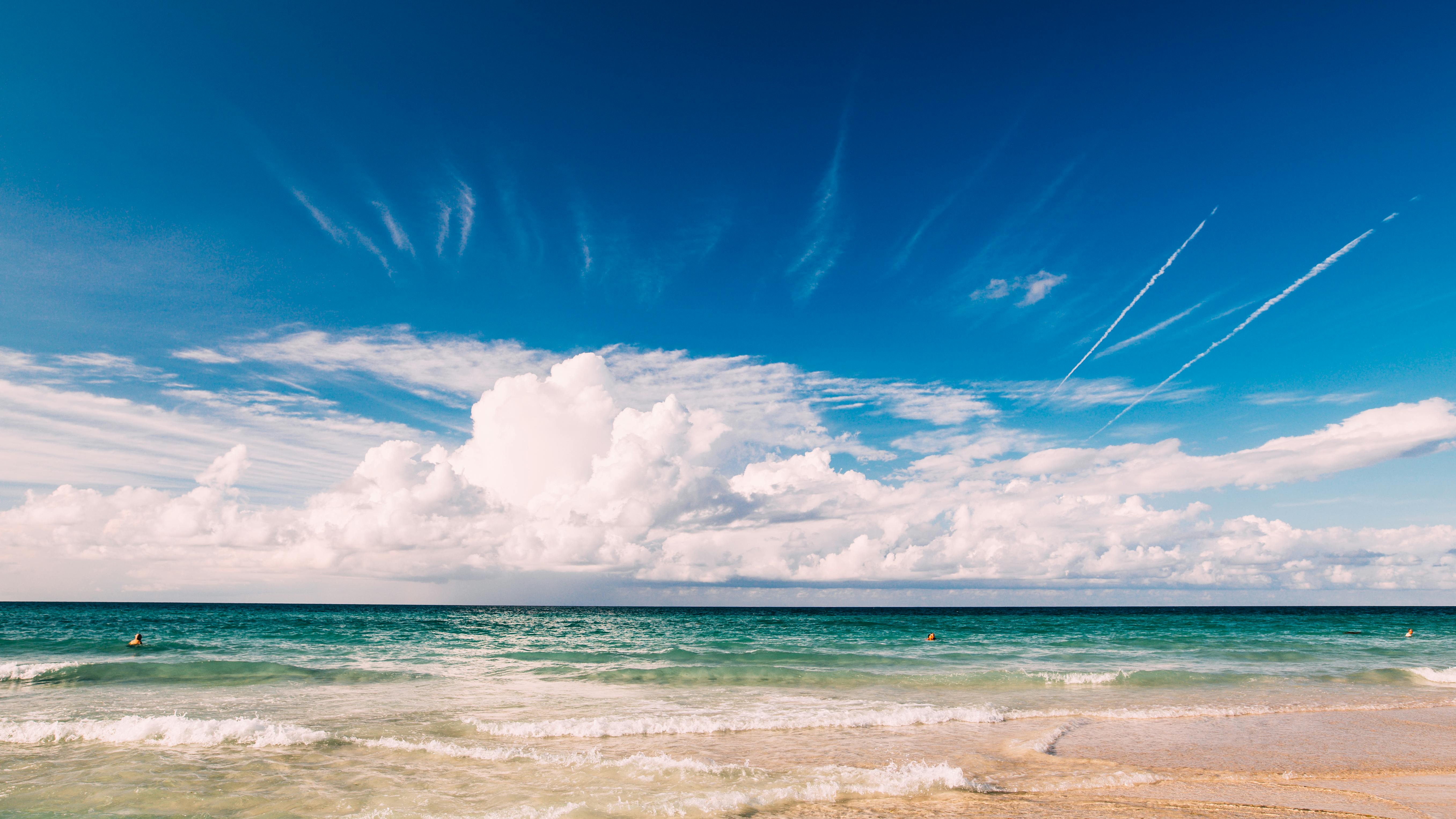 A picturesque beach in Cuba with golden sand, turquoise waters | Source: Pexels