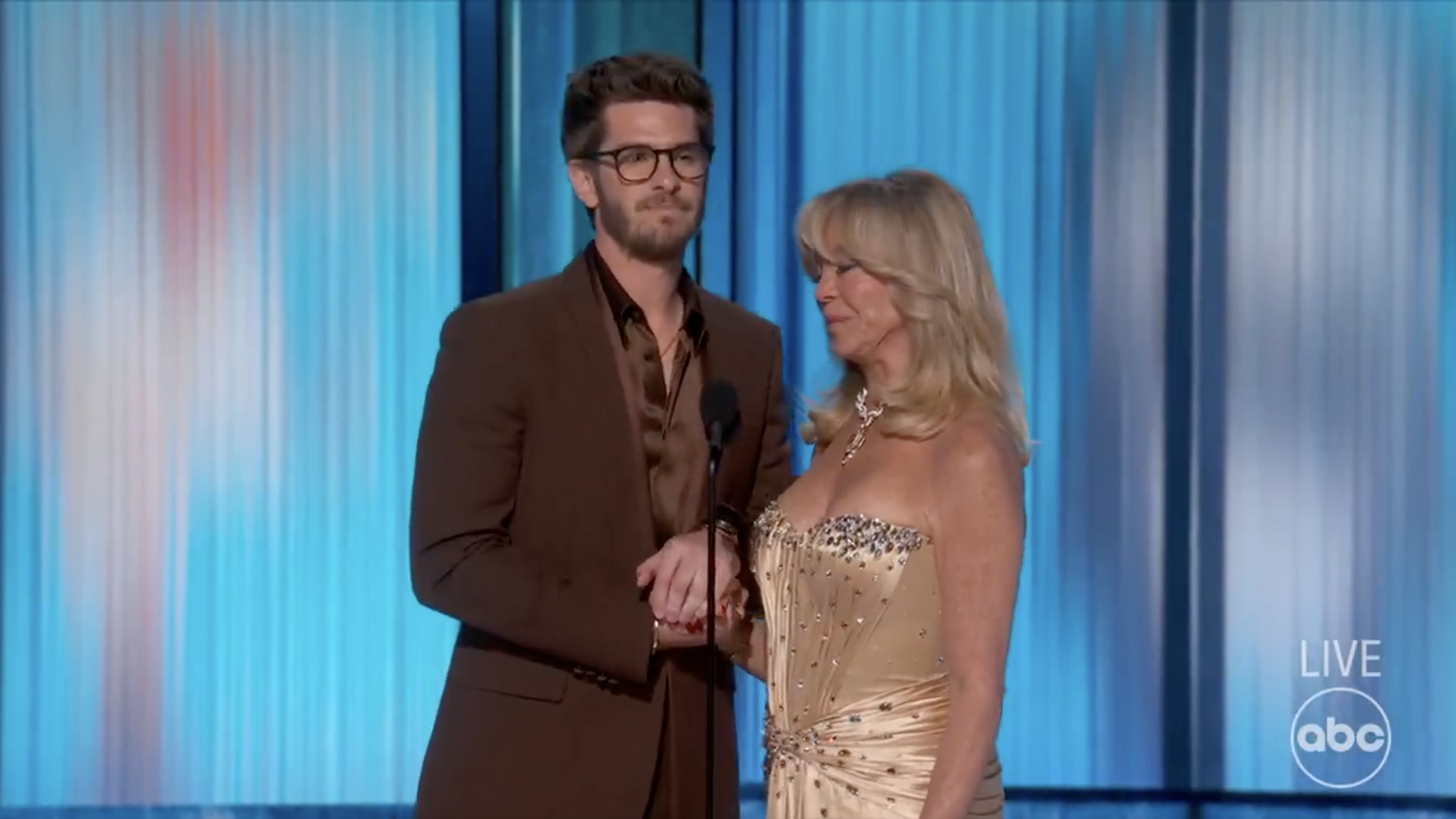 Andrew Garfield's tribute to Goldie Hawn at the 2025 Oscars | Source: x.com/ABC/