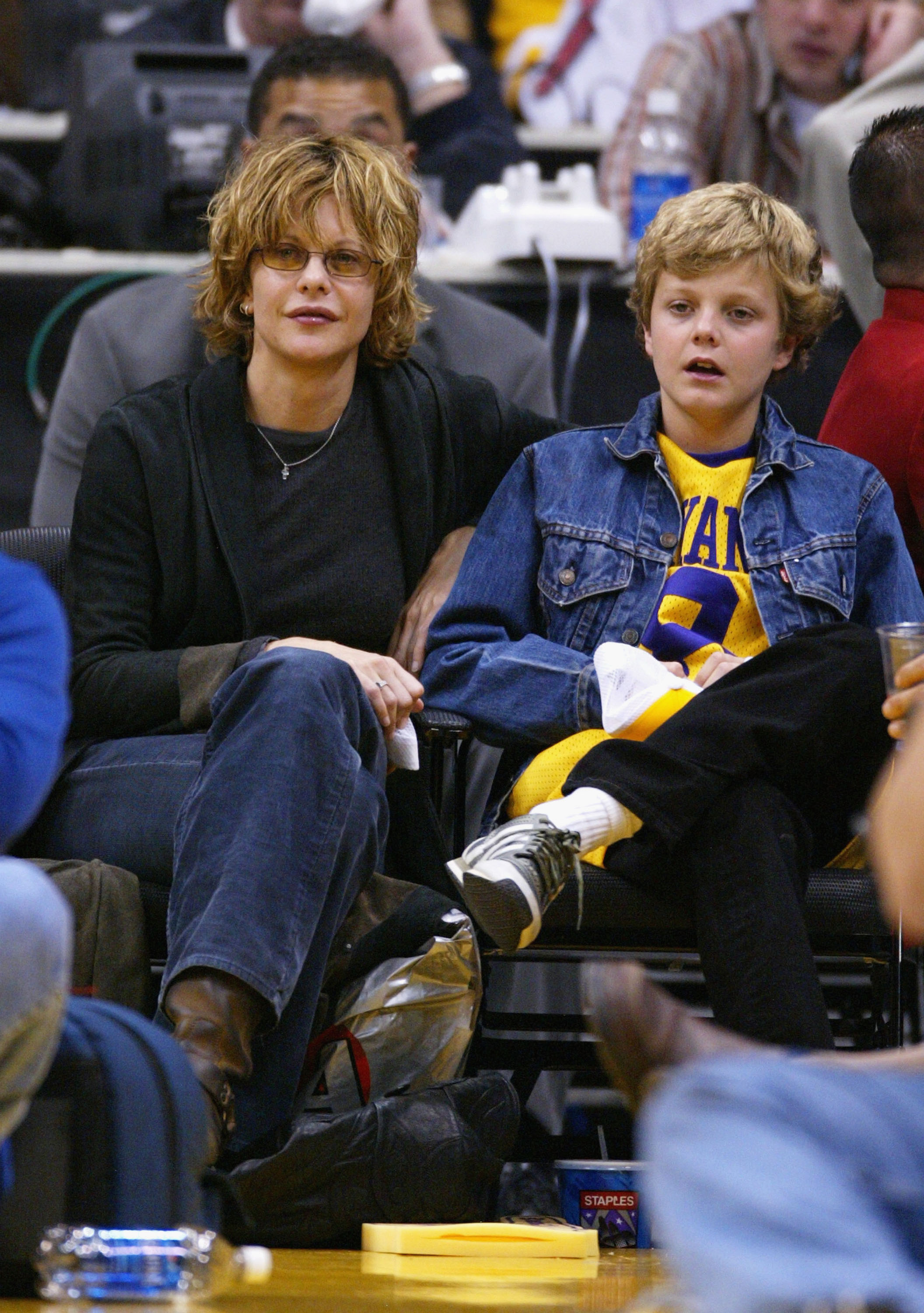 Meg Ryan and and Jack Quaid attend the game between the Los Angeles Lakers and the Portland Trailblazers on April 6, 2004, in Los Angeles, California. | Source: Getty Images