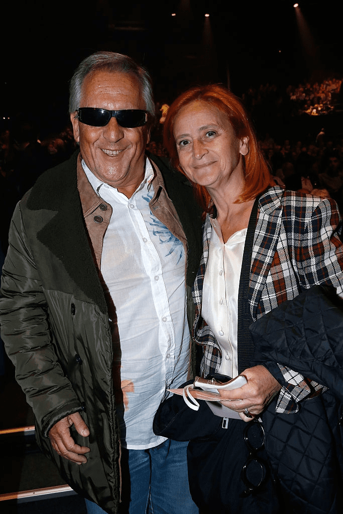 Le chanteur Gilbert Montagné et son épouse Nikole assistent au concert du chanteur Charles Aznavour au Palais des Sports le 15 septembre 2015 à Paris, France. | Photo : Getty Images Le chanteur Gilbert Montagné et son épouse Nikole assistent au concert du chanteur Charles Aznavour au Palais des Sports le 15 septembre 2015 à Paris, France. | Photo : Getty Images