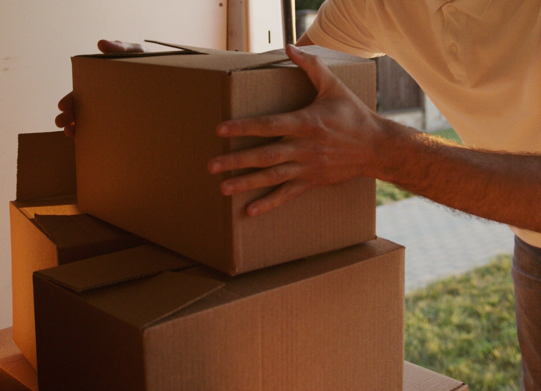 Years later, OP moved out of his house & took plenty of cartons along. | Source: Pexels