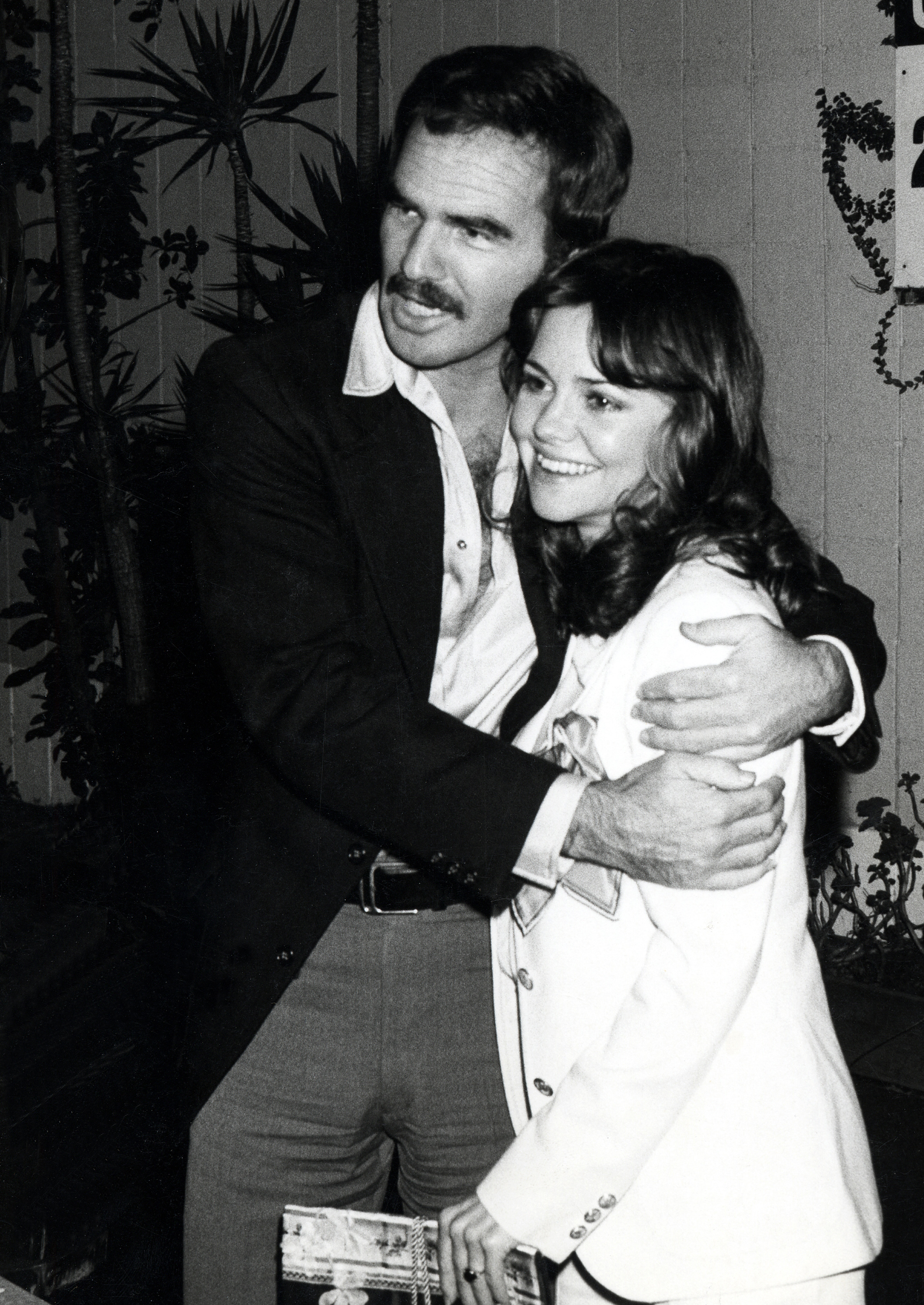 Burt Reynolds and Sally Field at Ma Maison Restaurant in Los Angeles, California on January 25, 1978 | Source: Getty Images