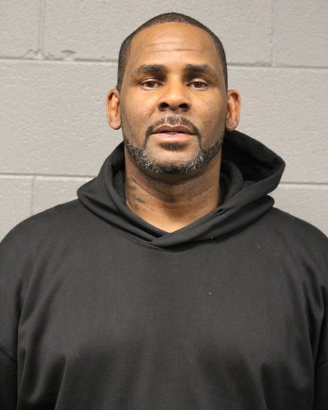 Robert Kelly (R. Kelly) poses for a mugshot after his arrest on February 22, 2019 in Chicago, Illinois. Kelly was arrested on 10 counts of aggravated criminal sexual abuse | Photo: Getty Images