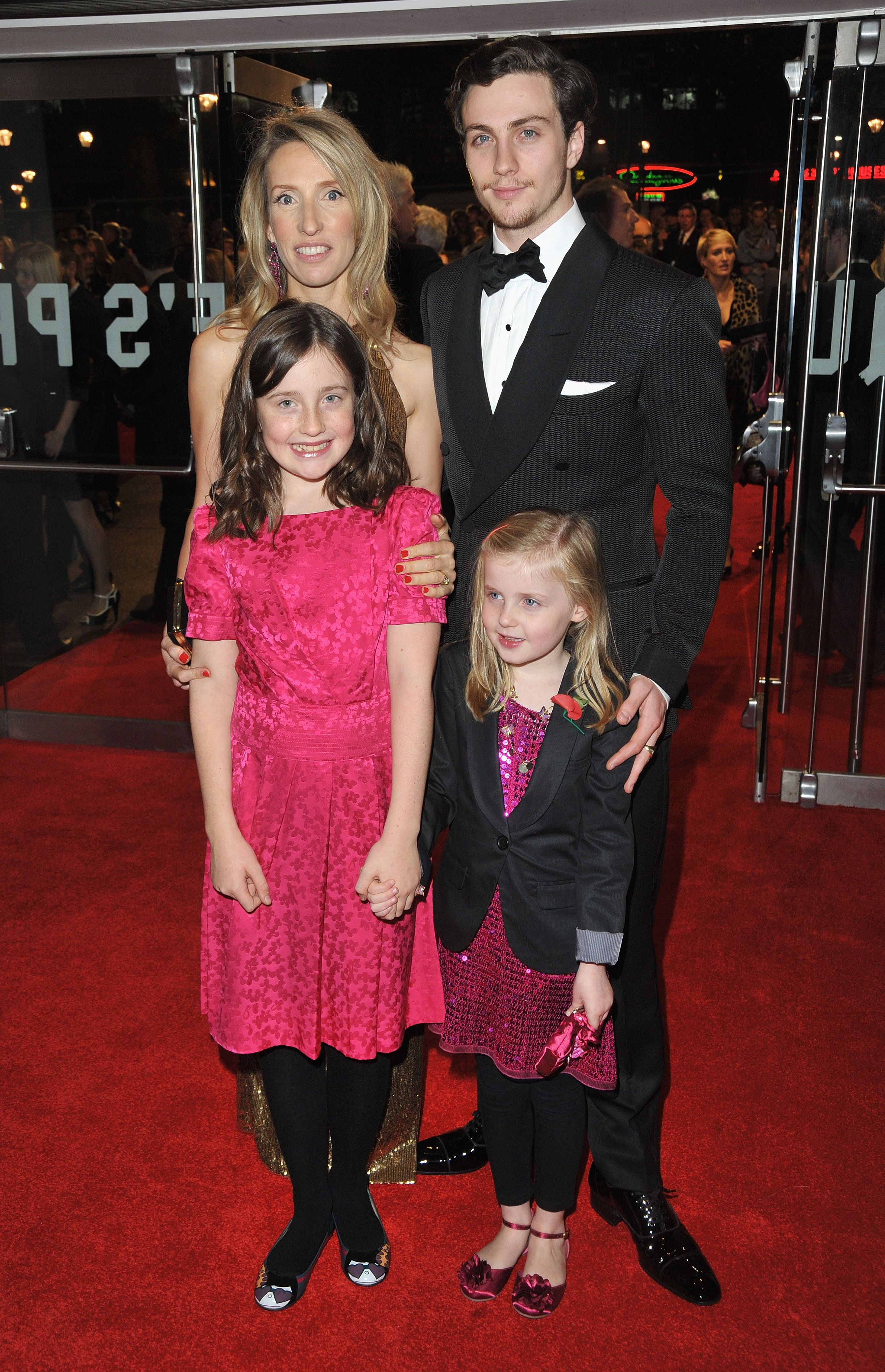 Sam and Aaron Taylor-Johnson with Abby Greenheart and their daughter Angelica Jopling in London in 2009 | Source: Getty Images