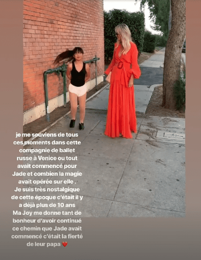 Joy et Laeticia Hallyday quelques minutes avant le show. | Capture d'écran de la story Instagram/lhallyday Joy et Laeticia Hallyday quelques minutes avant le show. | Capture d'écran de la story Instagram/lhallyday