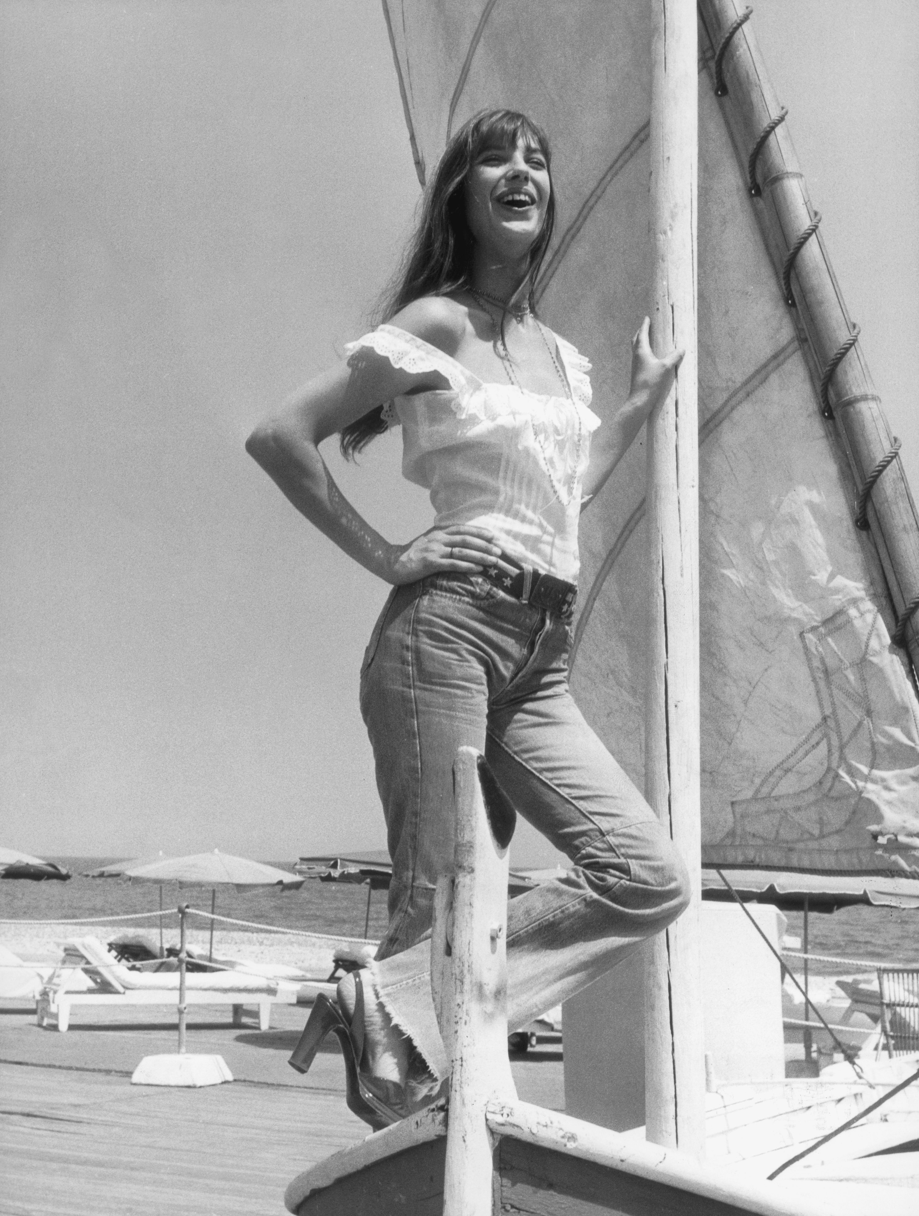English actress Jane Birkin enjoys a sun-soaked holiday on the Cote d'Azur, 16th July 1973. | Source: Getty Images