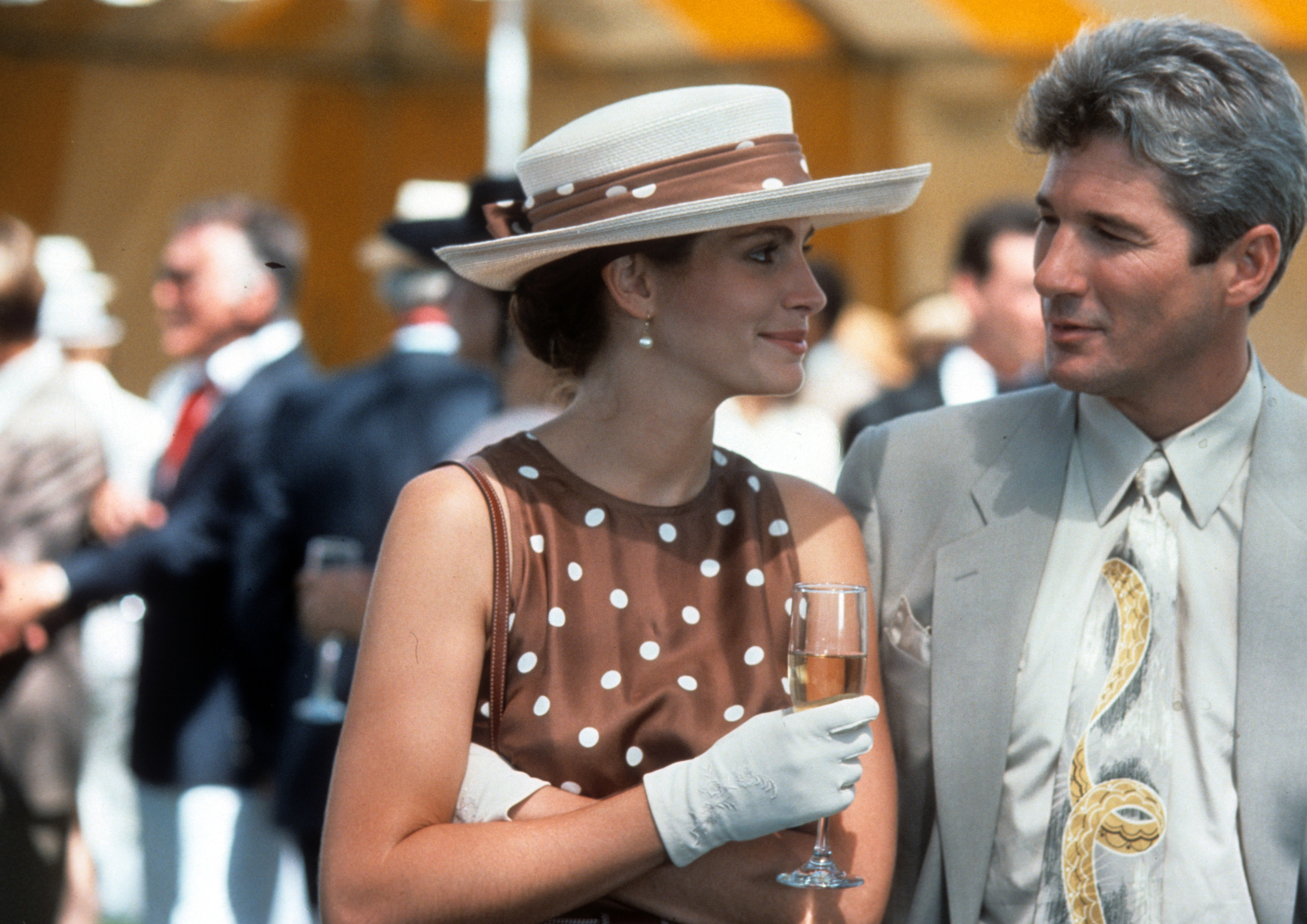 Julia Roberts and Richard Gere on the set of "Pretty Woman" in 1990 | Source | Getty Images