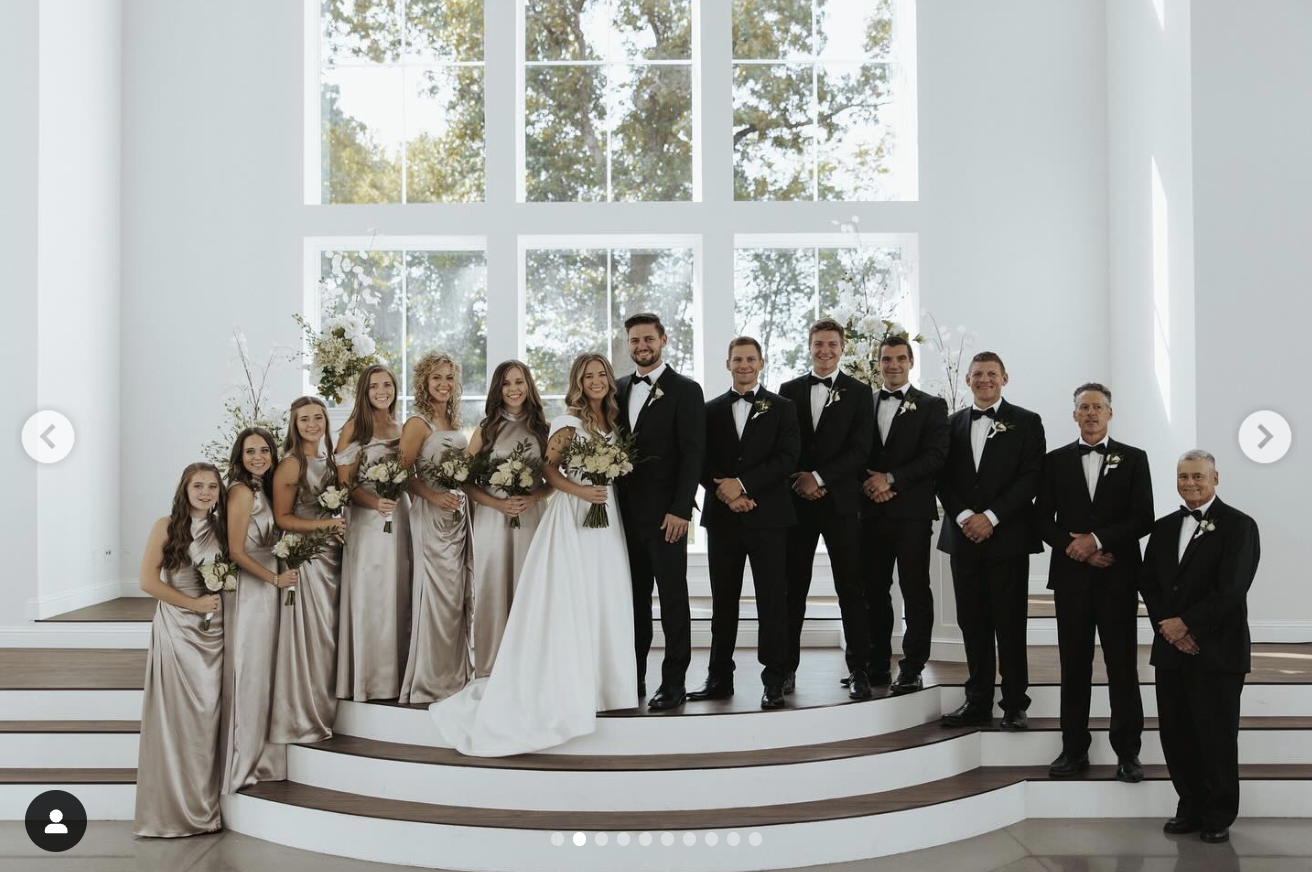 Jana Duggar and Stephen Wissmann pose with their bridesmaids and groomsmen in a photo posted in August 2024 | Source: Instagram/janamduggar