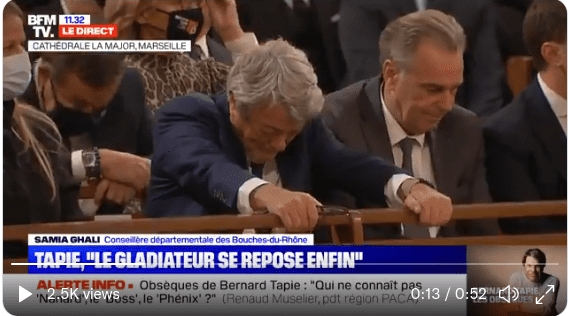 Capture d'écran de la cérémonie d'hommage de Bernard Tapie | photo : Twitter.com/BFMTV/