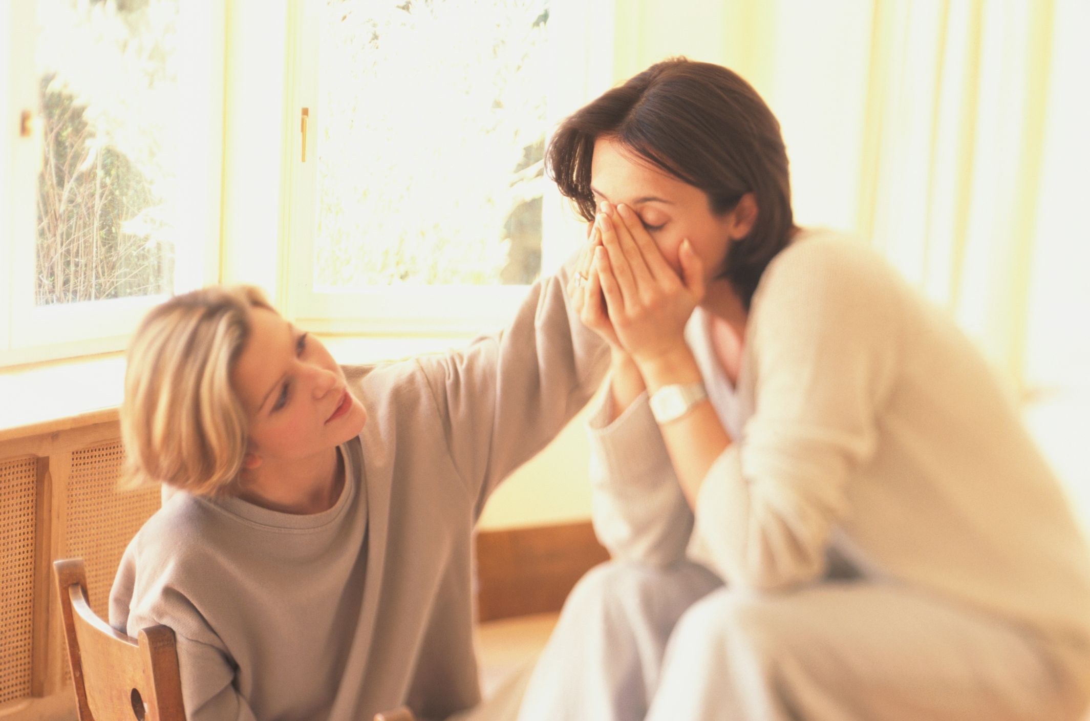 A mother talking to her daughter. | Source: Getty Images