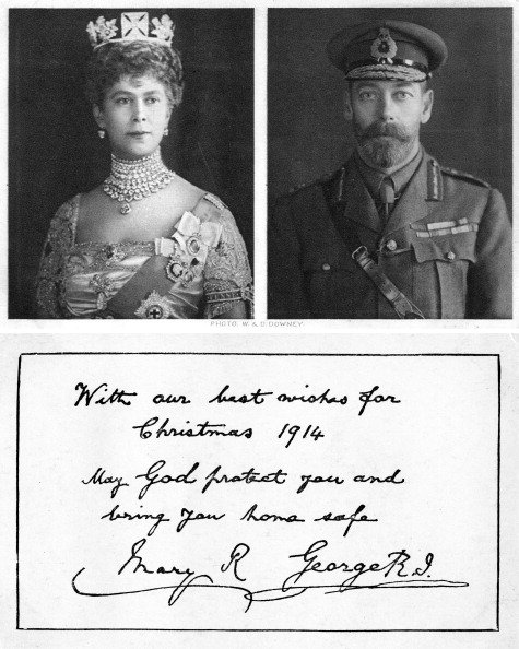 Queen Mary and King George V's Christmas card in 1914. | Photo: Getty Images