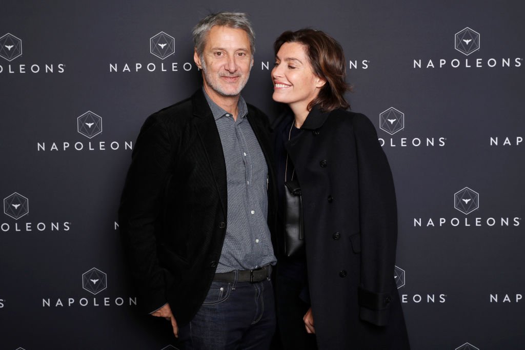 Antoine de Caunes et Daphné Roulier le 2 décembre 2017 à Paris. l Source : Getty Images