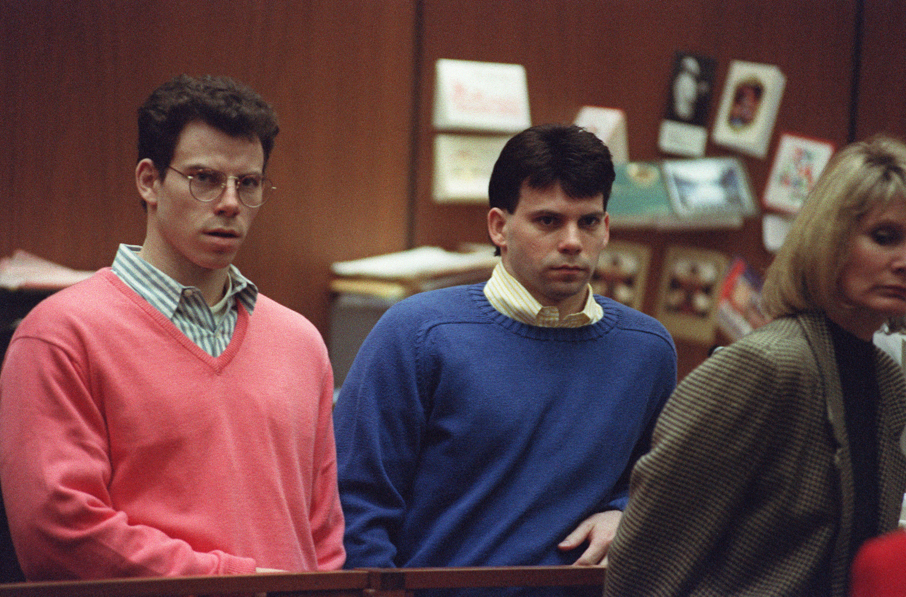 Erik and Lyle Menendez listen during a pre-trial hearing in Los Angeles, on December 29, 1992 | Source: Getty Images