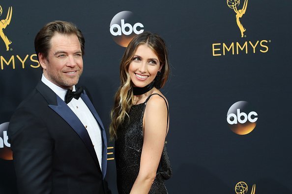 Michael Weatherly und Bojana Jankovic bei den 68th Annual Primetime Emmy Awards am 18. September, 2016 | Quelle: Getty Images