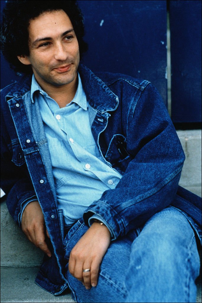 Michel Berger dans l'aide au sport en France en mai 1986. | Photo : Getty Images