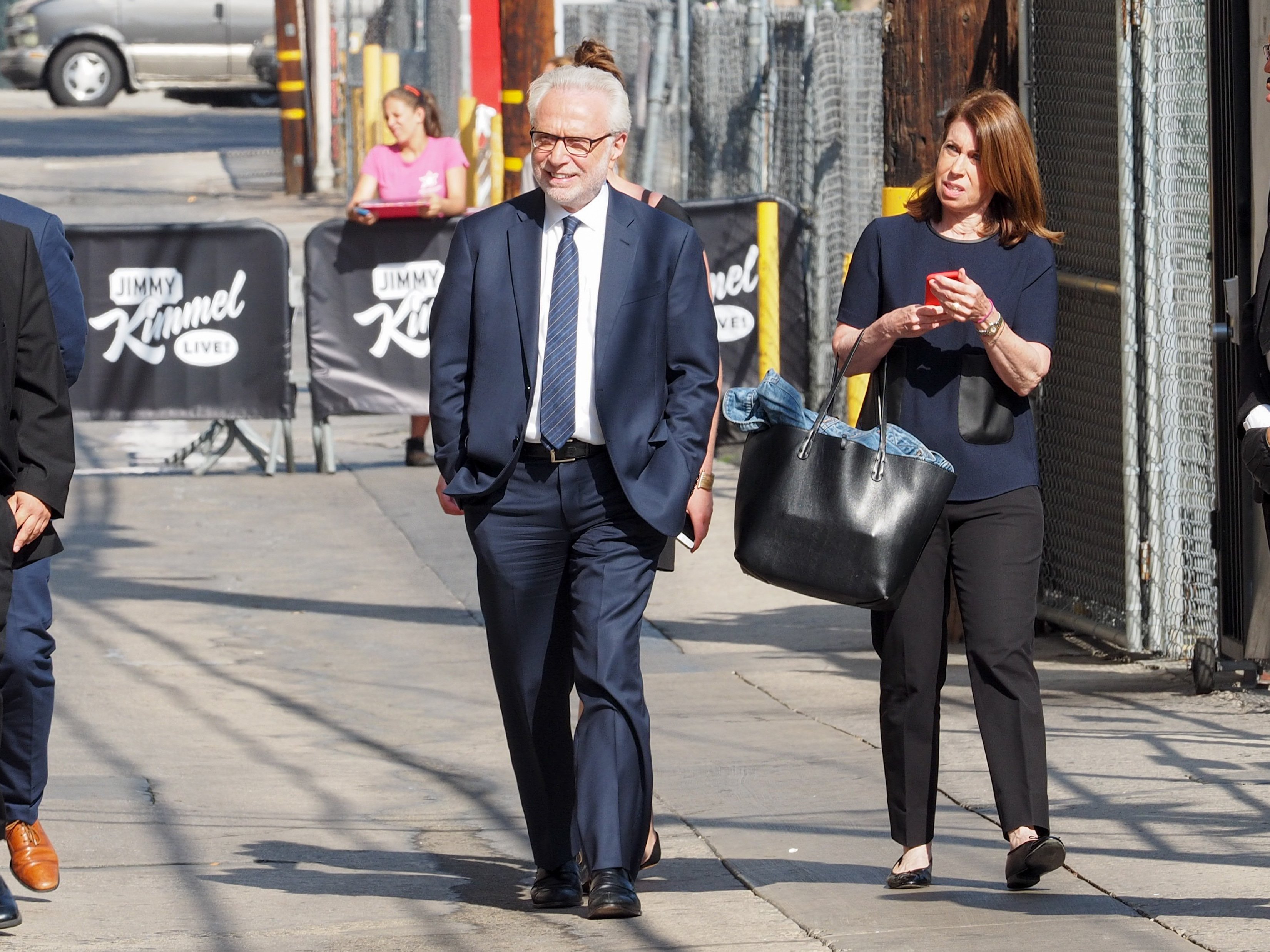 Wolf Blitzer and Lynn Greenfield are seen arriving at Jimmy Kimmel Live in Los Angeles, California on August 29, 2016 | Source: Getty Images