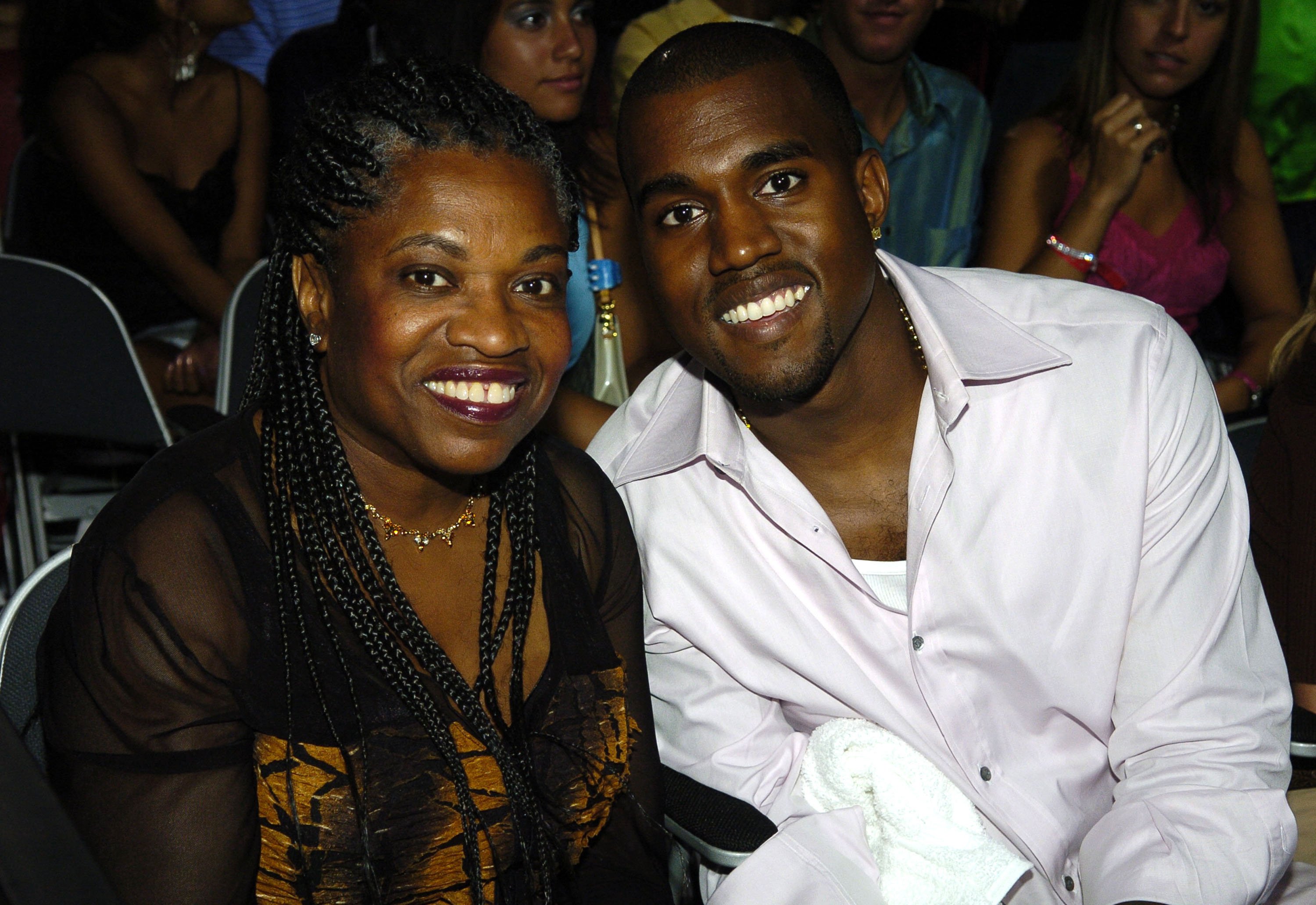 Kanye West and Donda West at the 2004 MTV Video Music Awards | Source: Getty Images