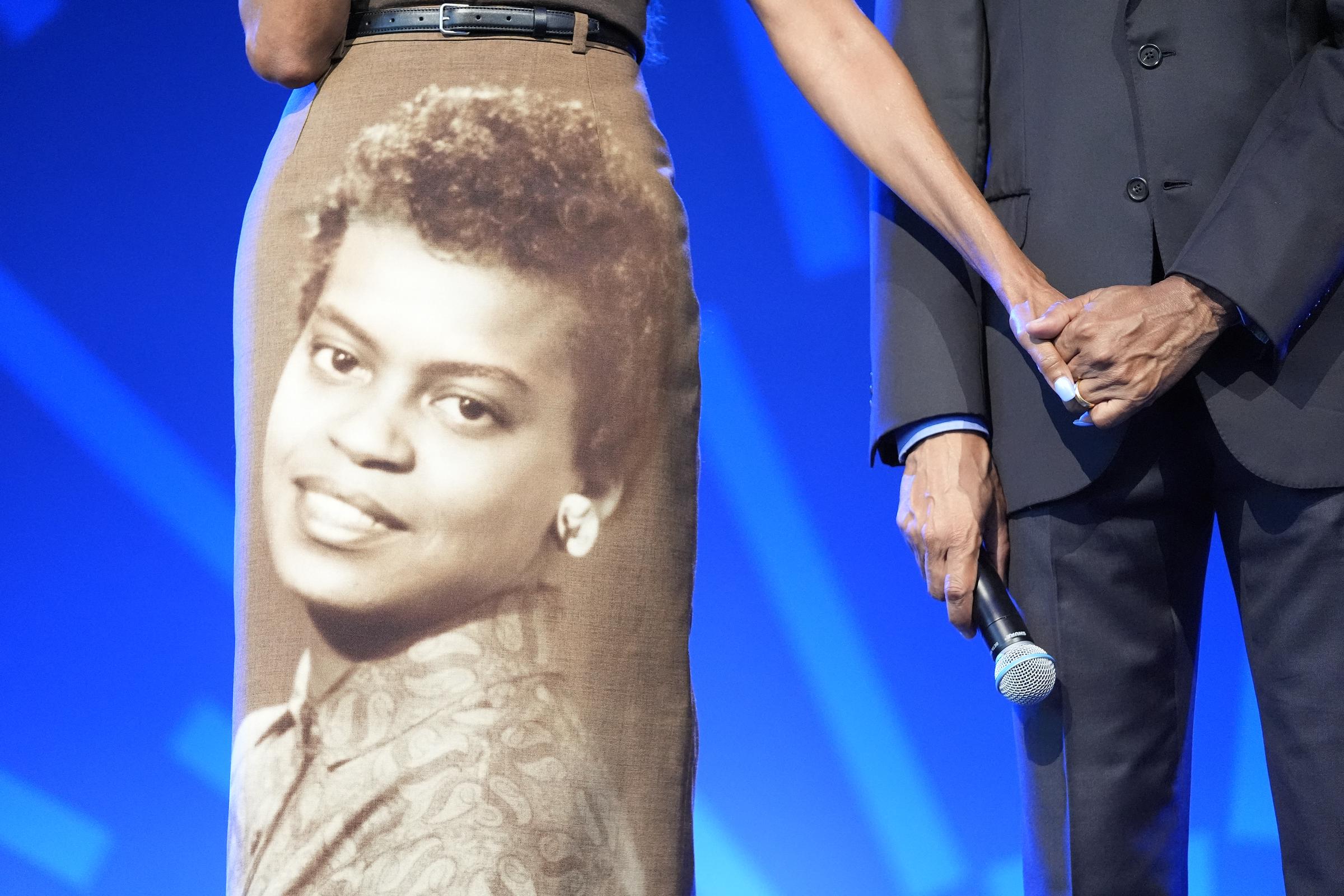 A closer view of the skirt made the tribute unmistakable. The portrait honored Marian Robinson, who died in 2024 at the age of 86. | Source: Getty Images