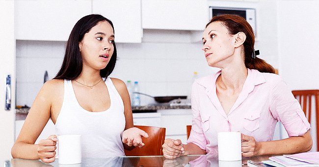 Two women having a discussion | Photo: Shutterstock