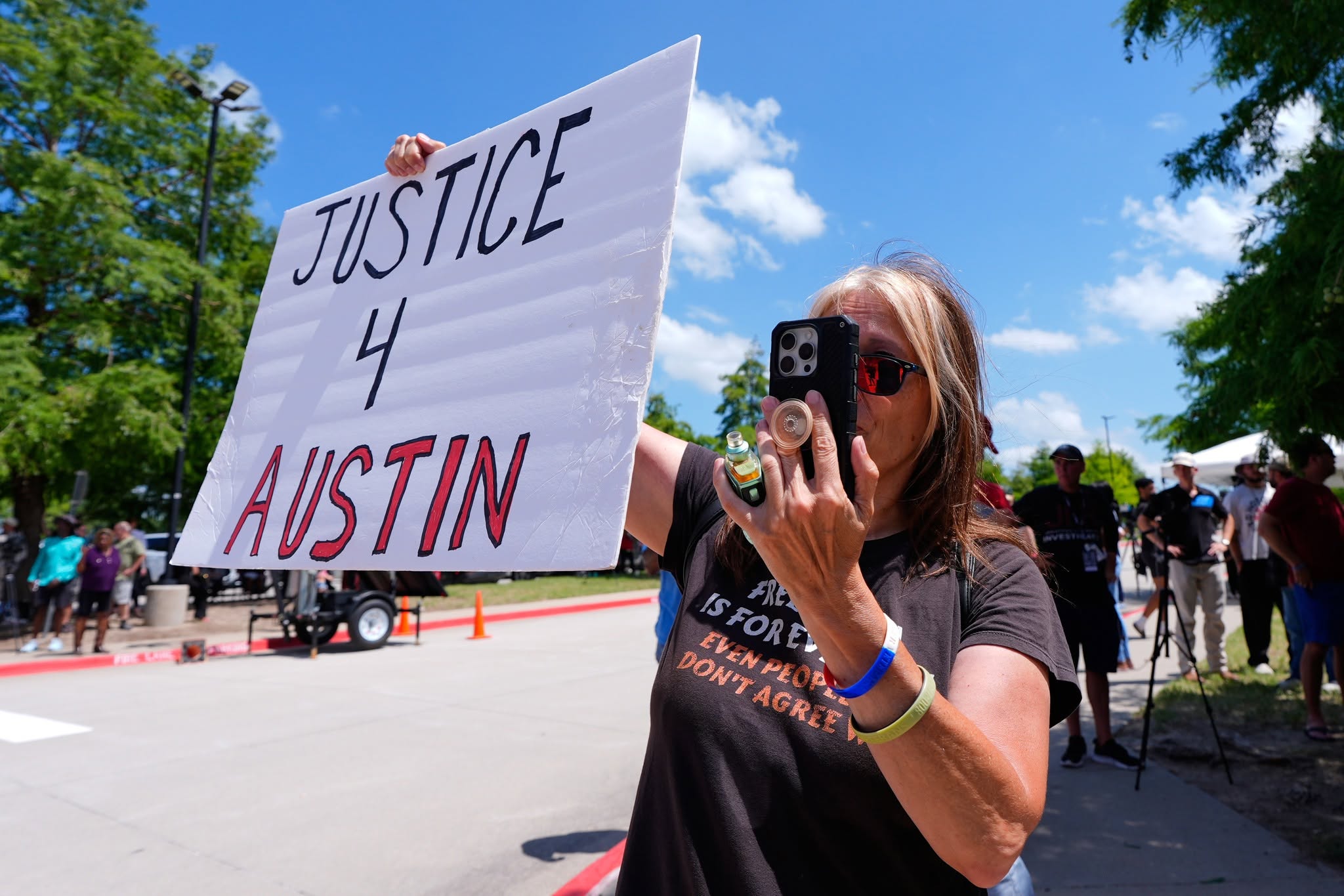 Support for Austin's family also appeared publicly as the case moved forward. The dueling demonstrations showed how deeply the tragedy affected the community. | Source: Facebook/KWTX News 10