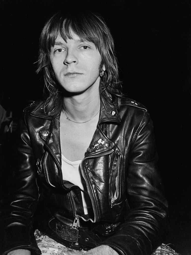Renaud Séchan au théâtre de la Ville en 1975. l Source : Getty Images
