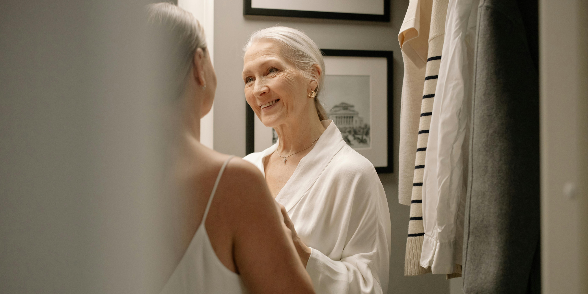 A glowing woman | Source: Pexels