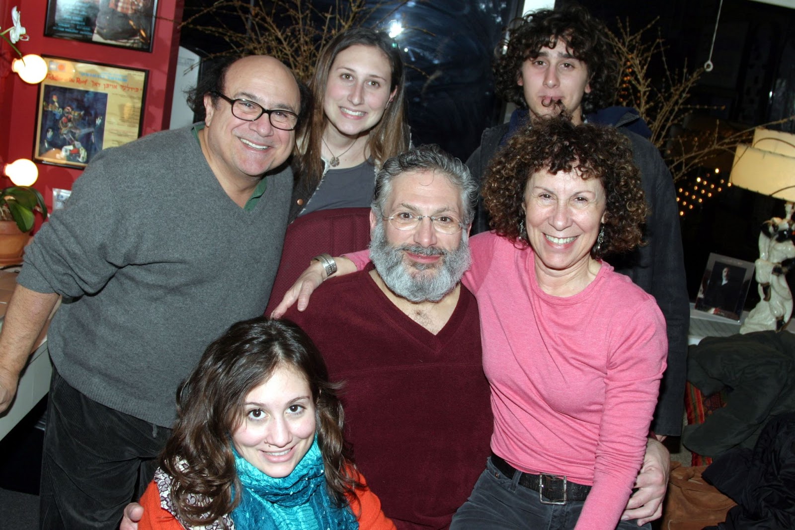 Danny DeVito and Rhea Perlman with their family at the backstage of "Fiddler on the Roof" in 2005. | Source: Getty Images