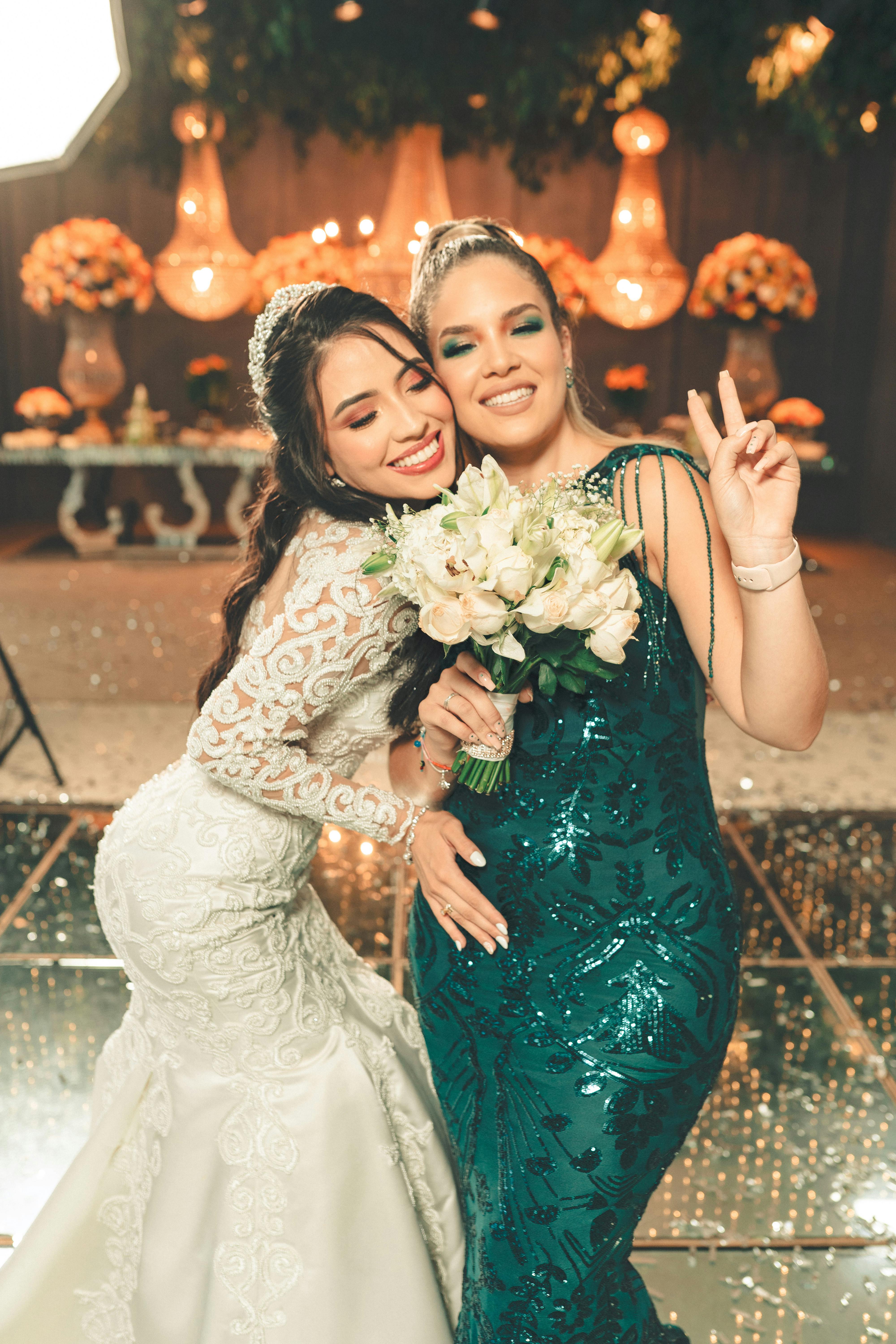 The bride and her sister-in-law | Source: Pexels