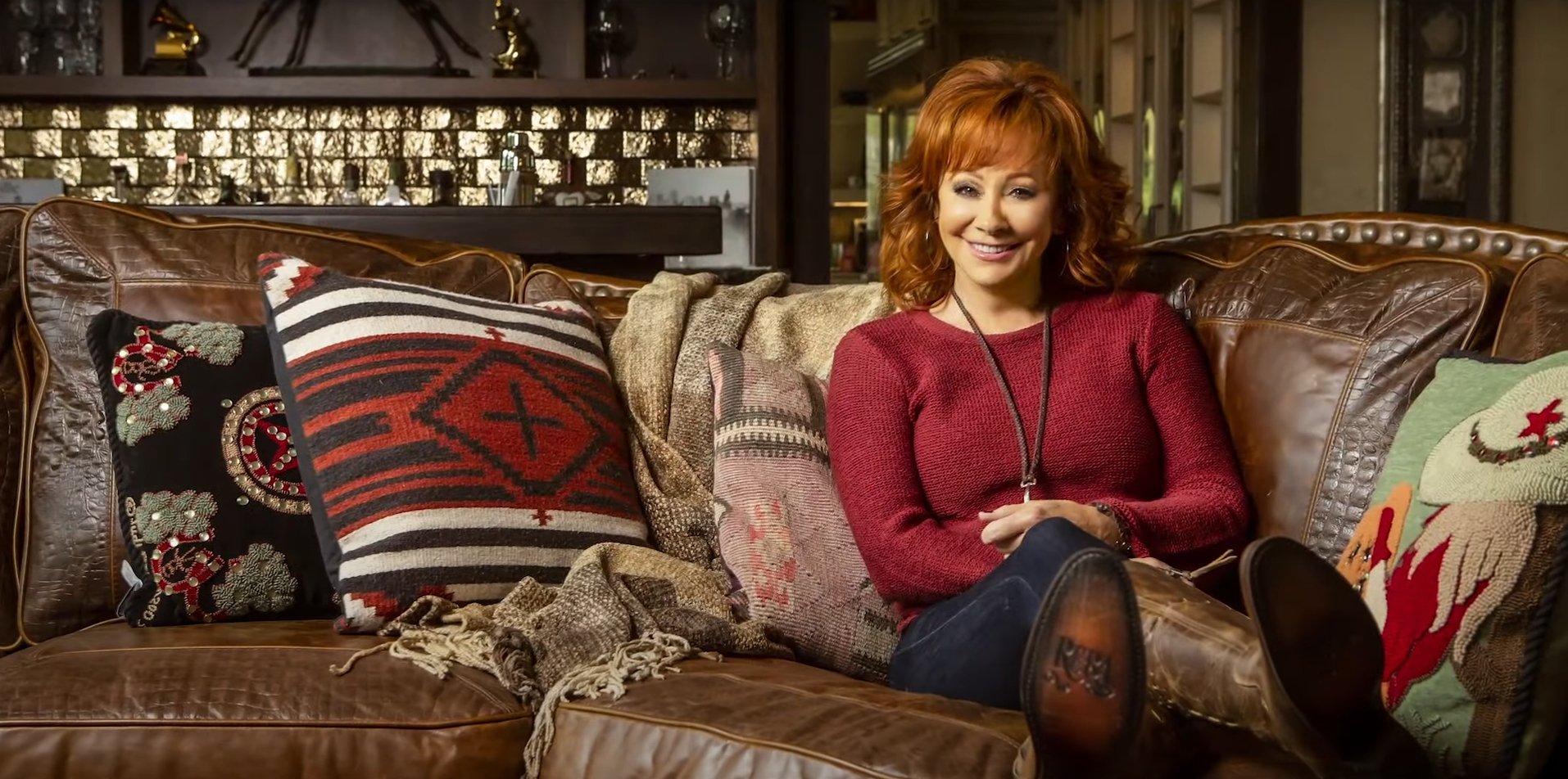 Reba McEntire in her mansion in Nashville, from a video dated November 20, 2020 | Source: YouTube/RebaMcEntire