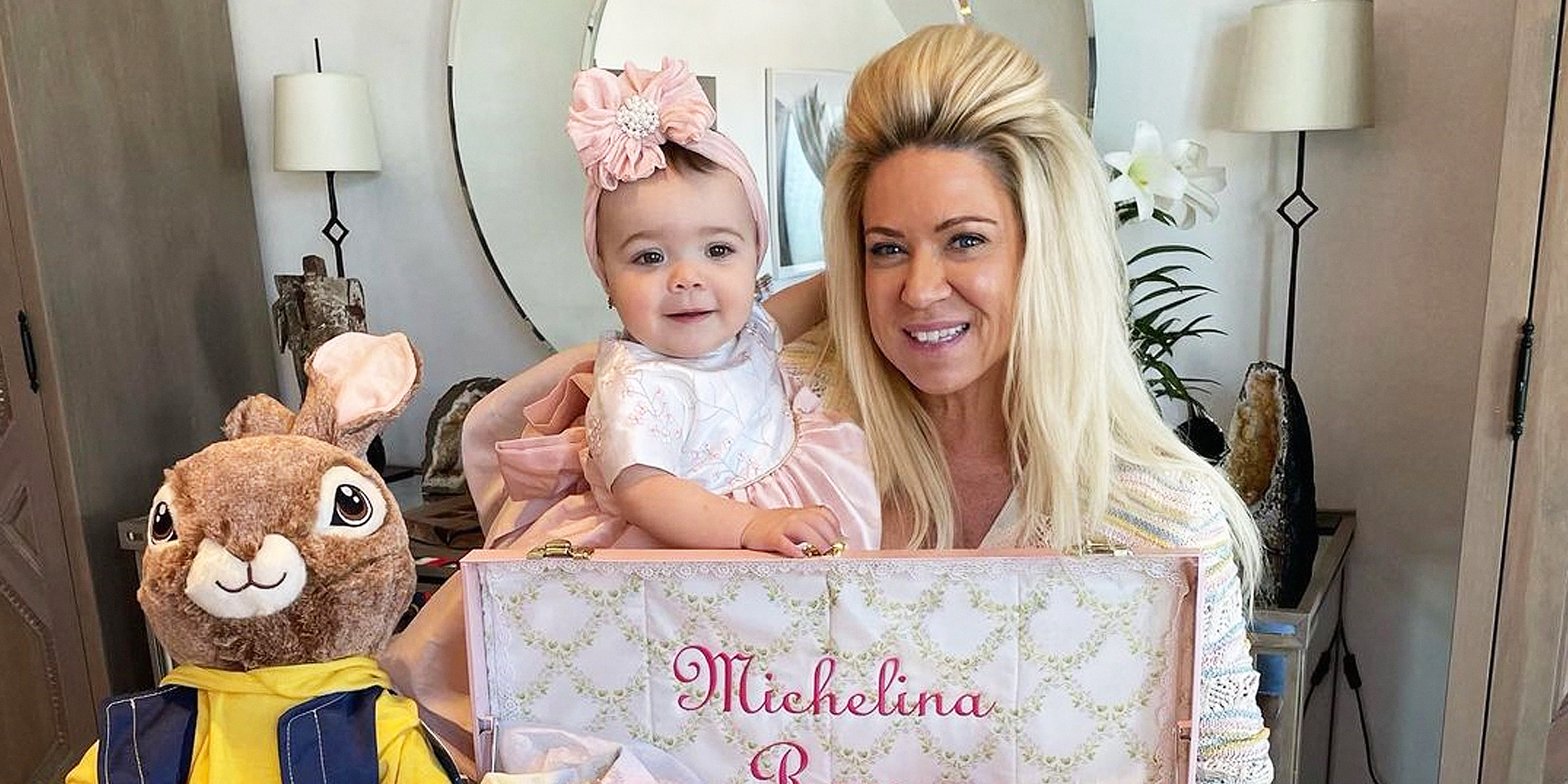 Theresa Caputo and her granddaughter | Source: Getty Images instagram.com/theresacaputo
