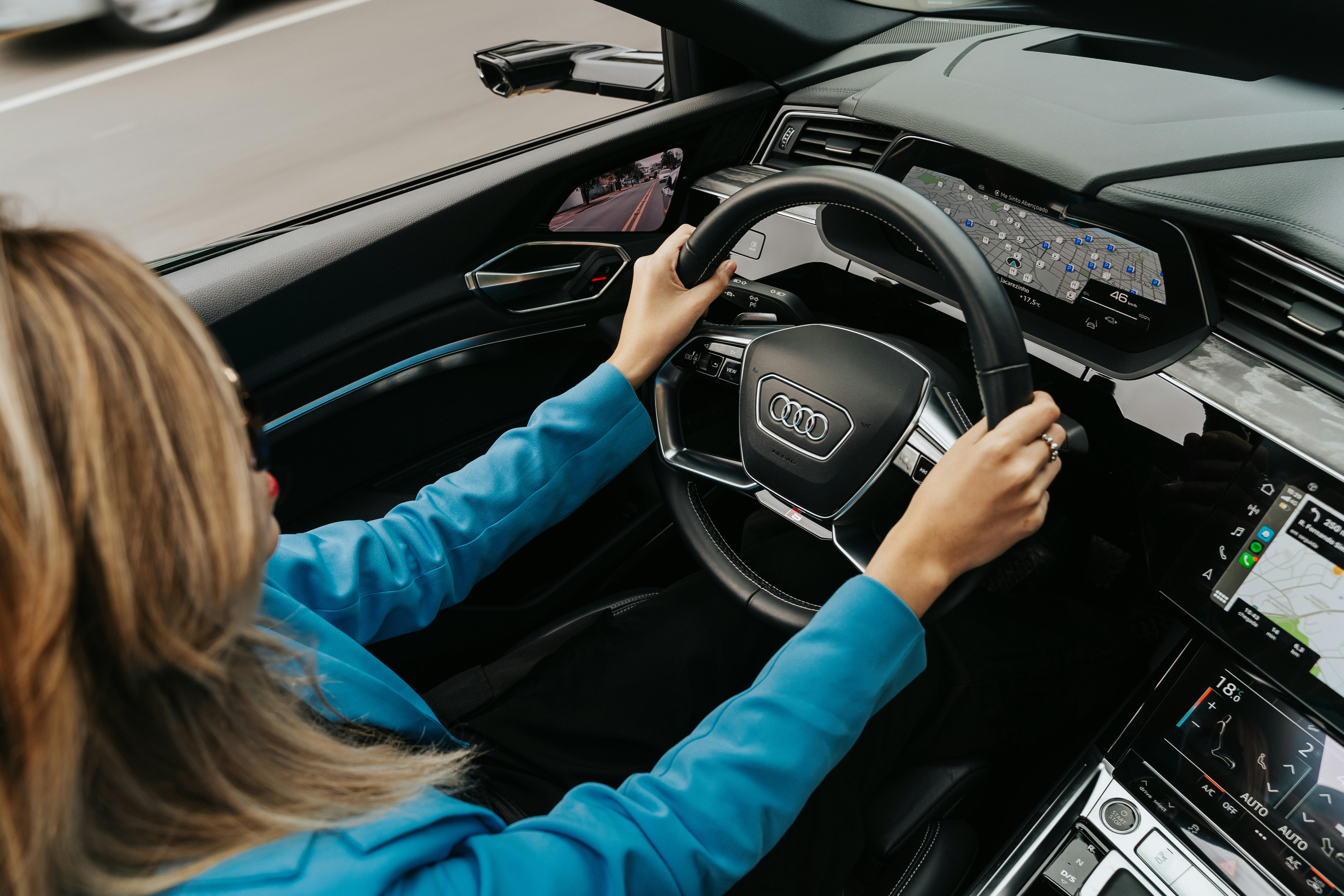 Woman driving her car | Source: Pexels