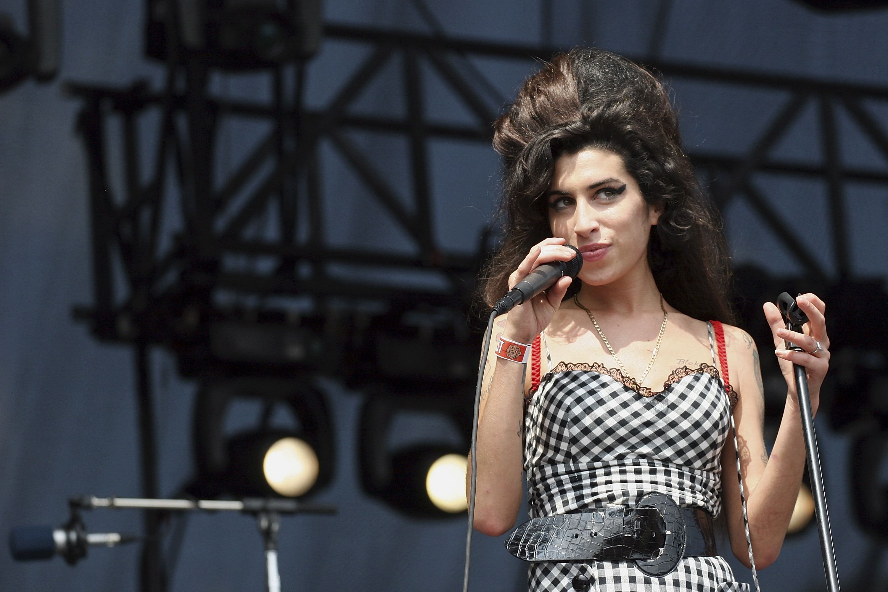 The late Amy Winehouse performs onstage at Lollapalooza in Grant Park on August 5, 2007 in Chicago, Illinois. | Photo: Getty Images