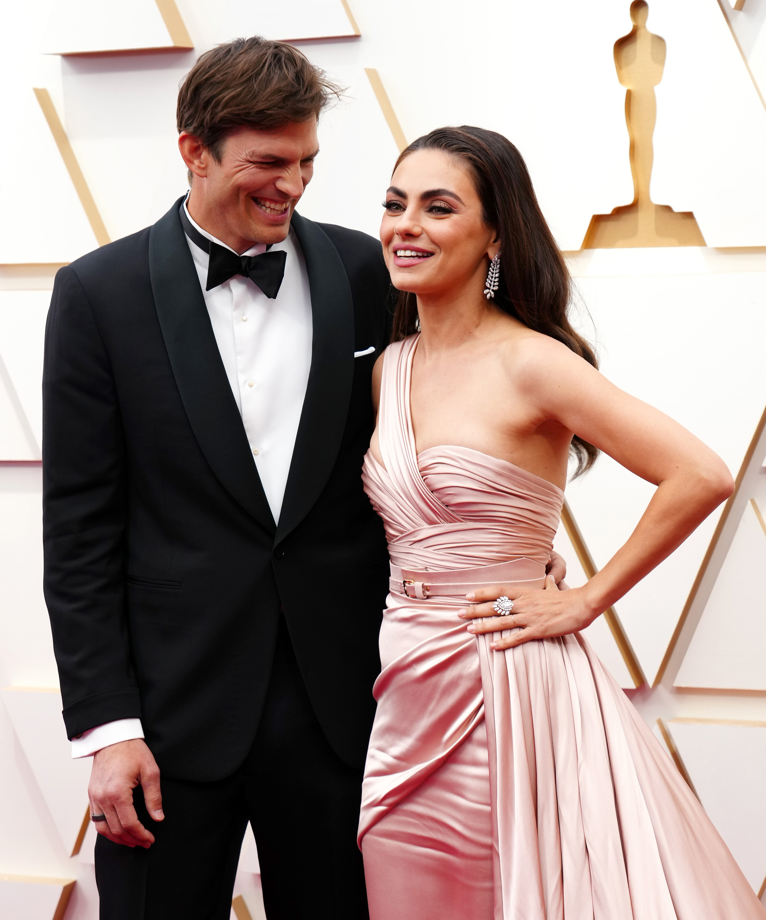 Ashton Kutcher and Mila Kunis at the 94th Annual Academy Awards on March 27, 2022, in Hollywood, California. | Source: Getty Images