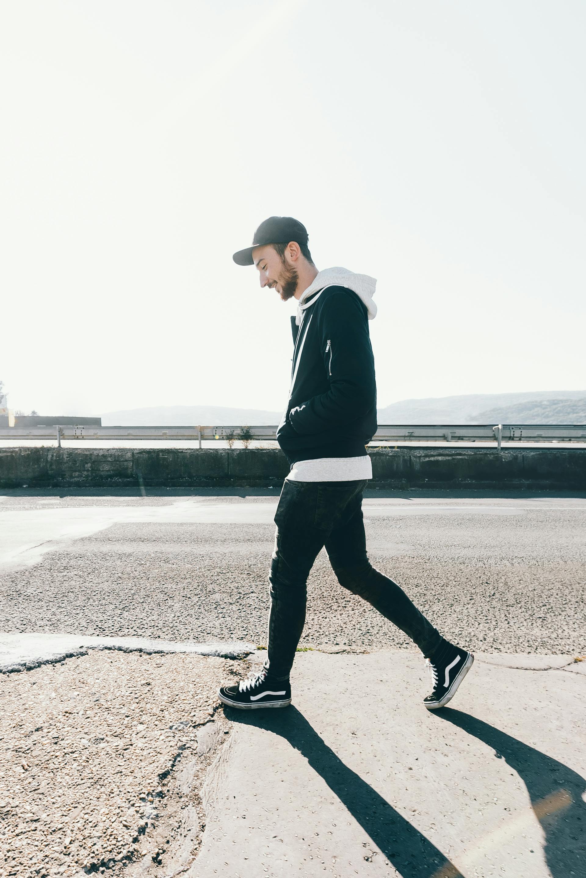 A man walking away | Source: Pexels