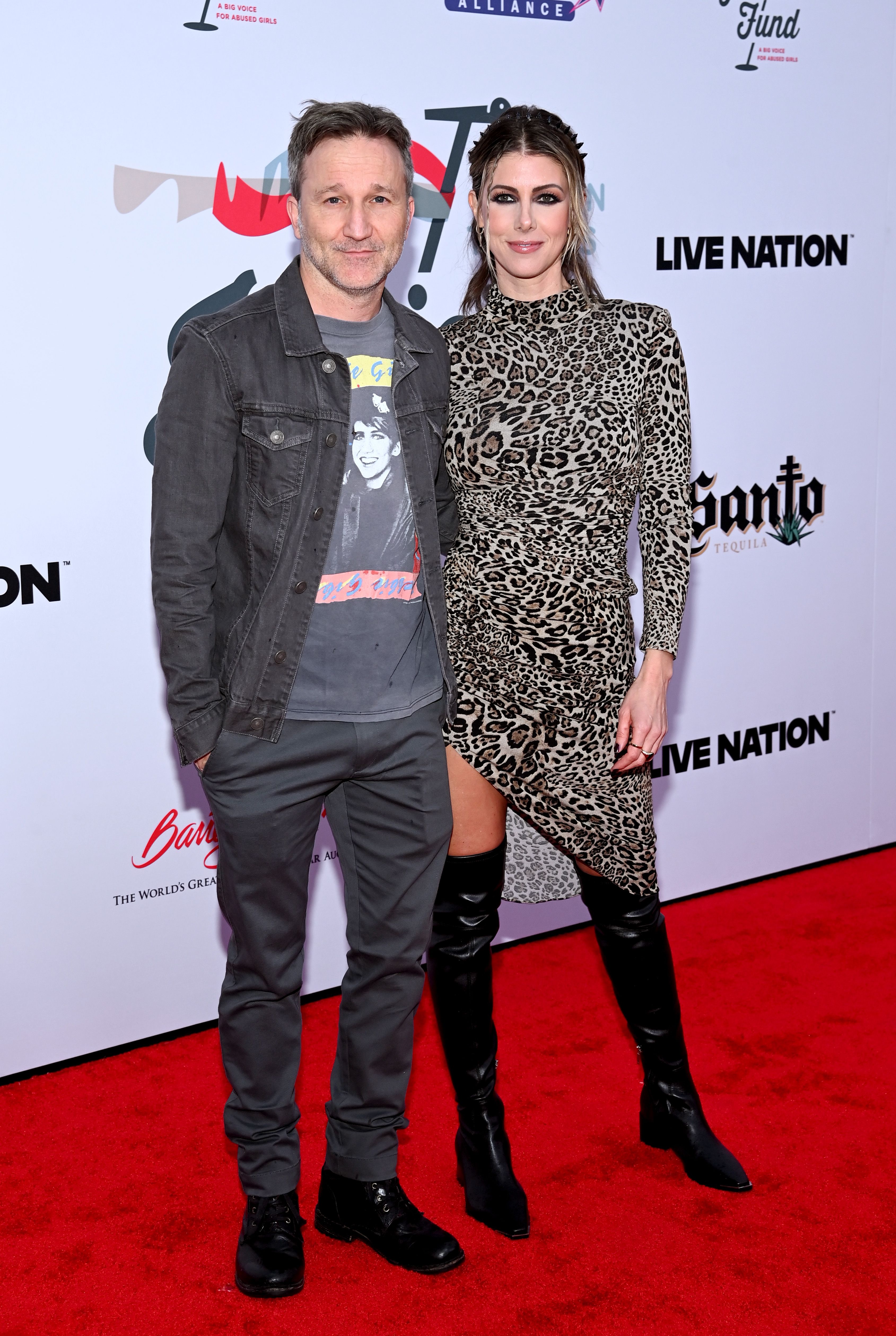 Breckin Meyer and Kelly Rizzo attend the Jam for Janie GRAMMY Awards Viewing Party at Hollywood Palladium on February 4, 2024 in Los Angeles, California. | Source: Getty Images