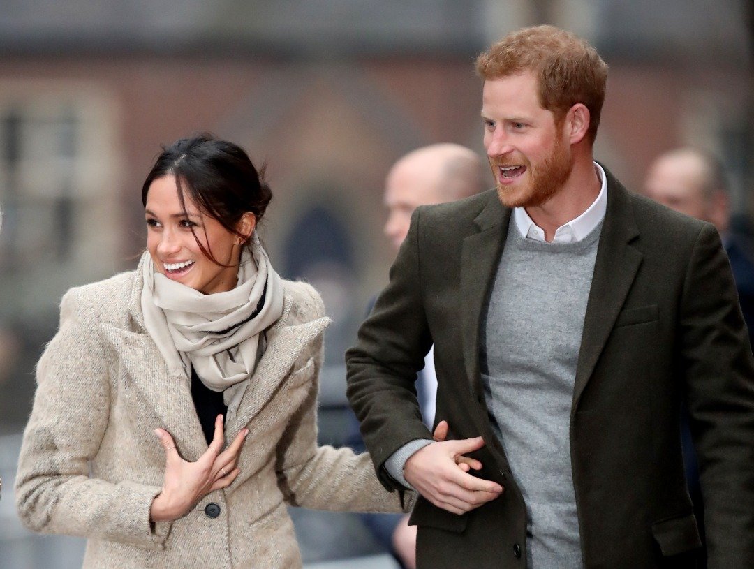 Prinz Harry und Meghan Markle als seine Verlobte besuchen Reprezent 107.3FM am 9. Januar 2018 in London, England. | Quelle: Getty Images