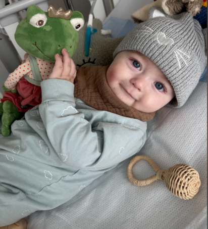 Baby Eden holding a stuffed animal | Source: GoFundMe