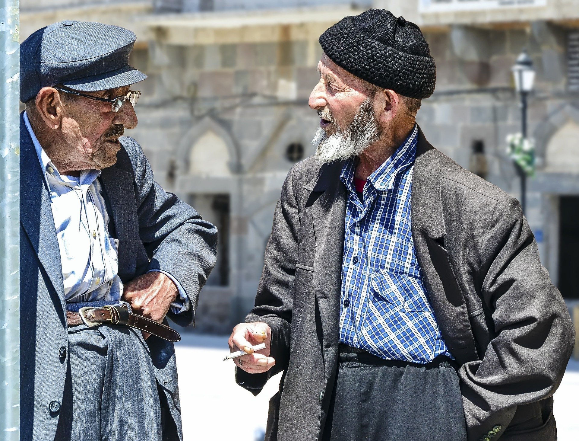 Two senior men talking. | Source. Isa KARAKUS/Pixabay 