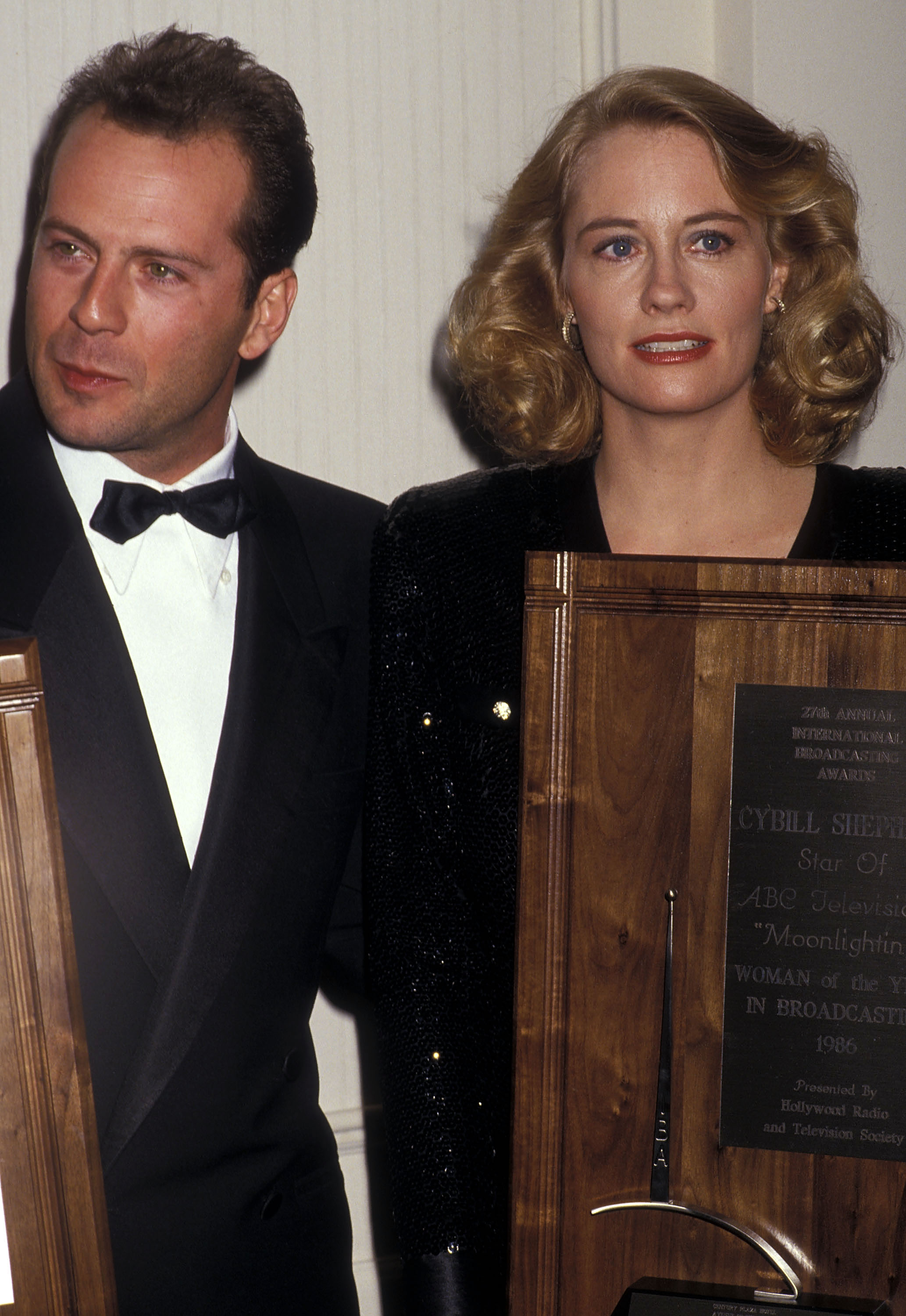 Bruce Willis and Cybill Shepherd at the Hollywood Radio & Television Society's 27th Annual International Broadcasting Awards on March 17, 1987, in Los Angeles, California. | Source: Getty Images