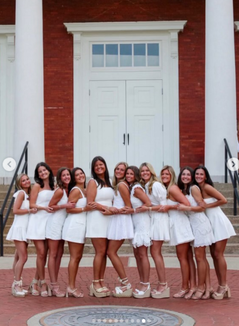 Witney Robeson with her sorority sisters, from a post dated March 16, 2026 | Source: Instagram/auburndg