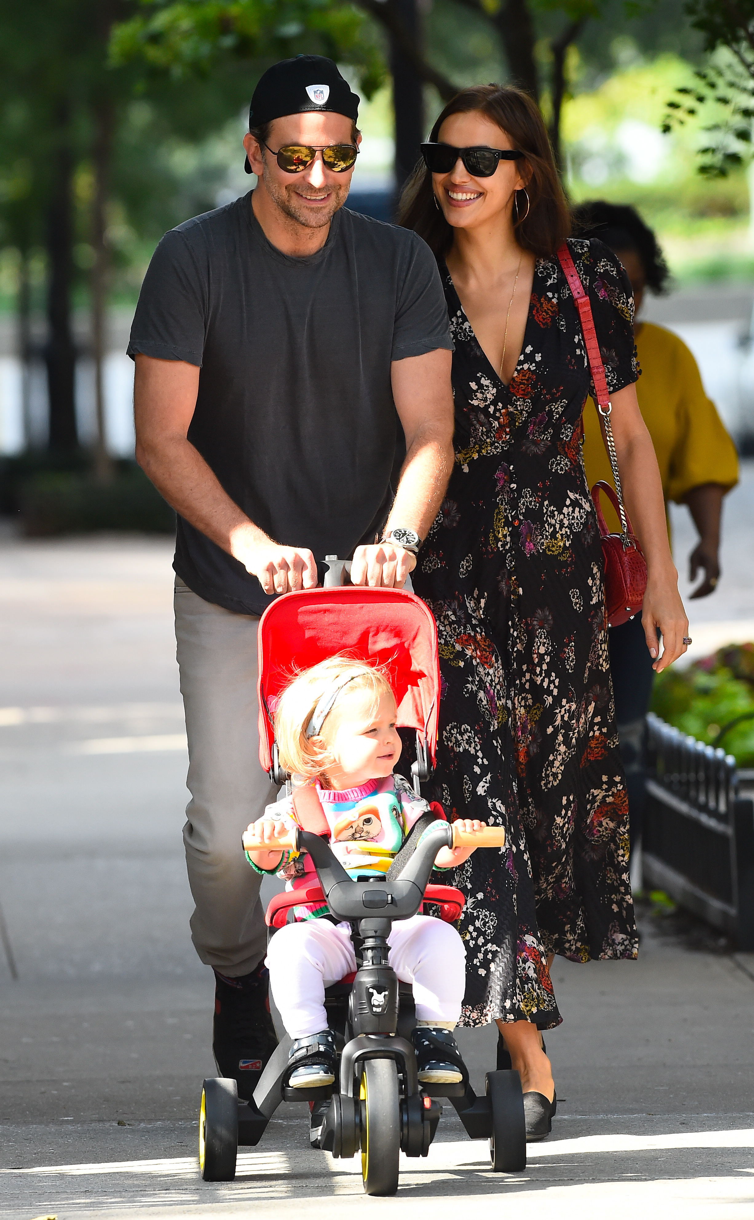 Bradley Cooper, Lea De Seine Shayk Cooper, and Irina Shayk spotted out on a walk in New York City, 2018 | Source: Getty Images